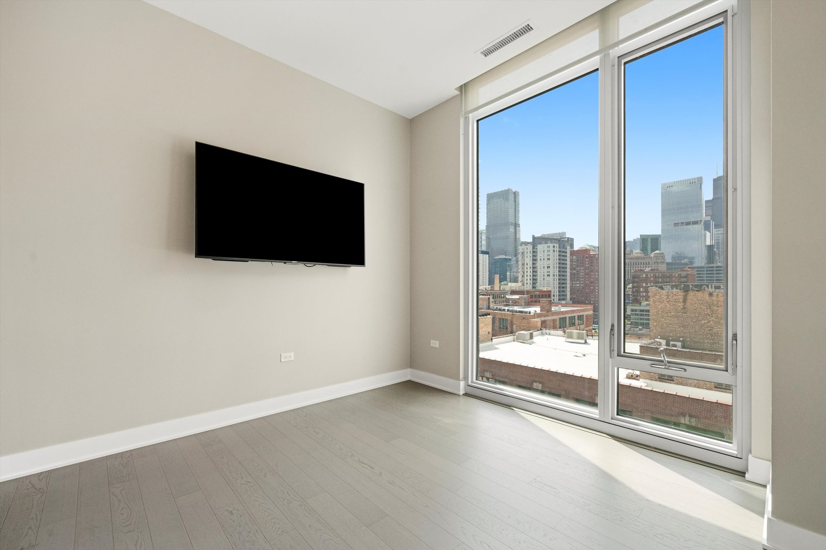 360 W Erie Street Unit: 10C