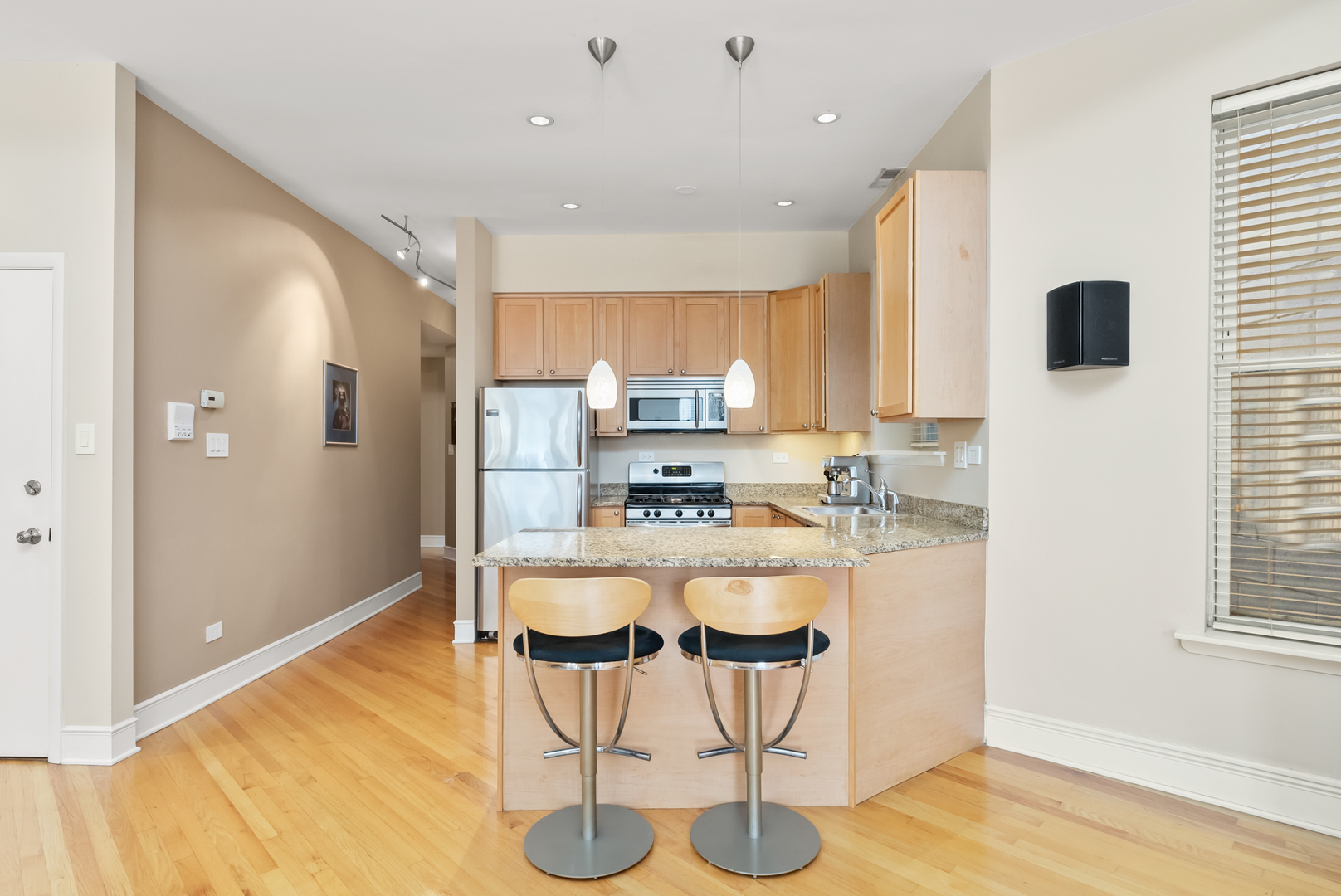 1435 N SEDGWICK Avenue Unit: 2PH