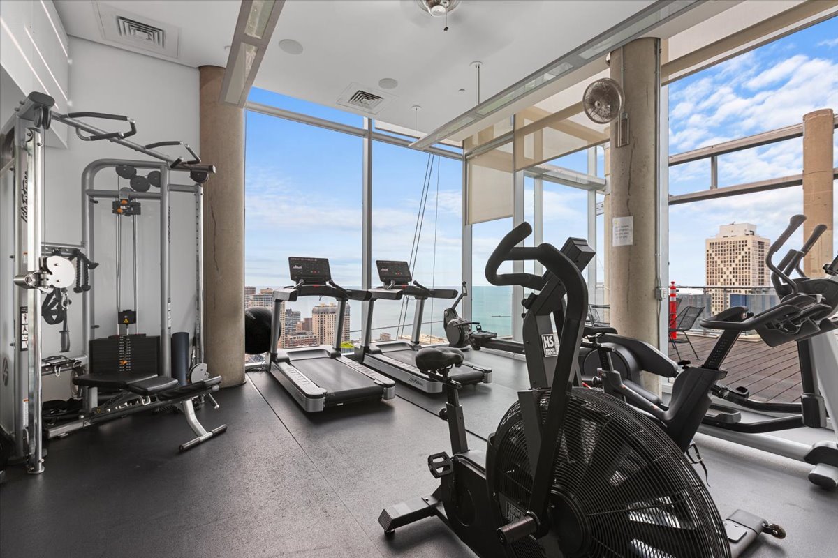 600 N Fairbanks Court Unit: 3306