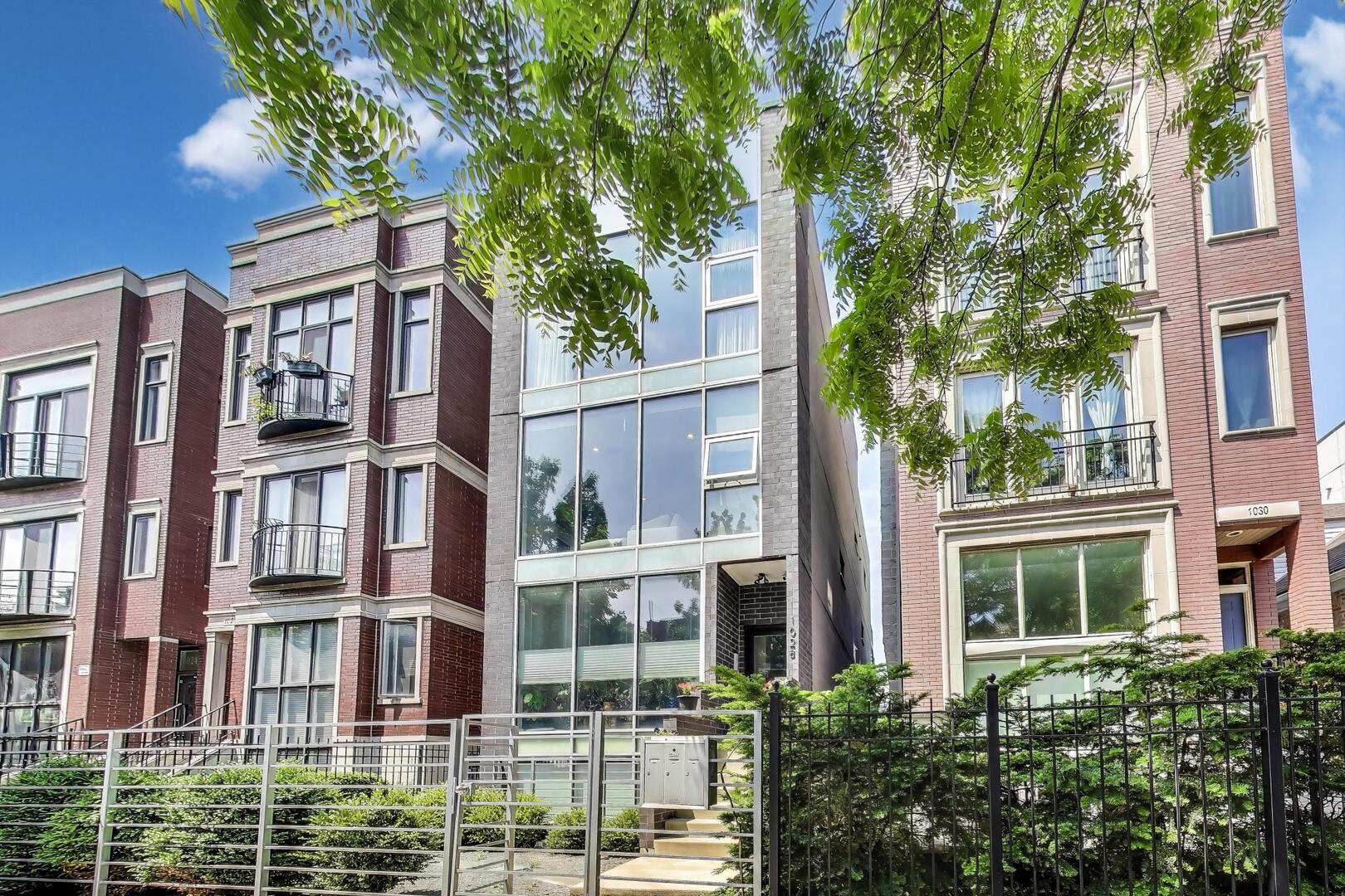 1028 N Hermitage Avenue Unit: 3