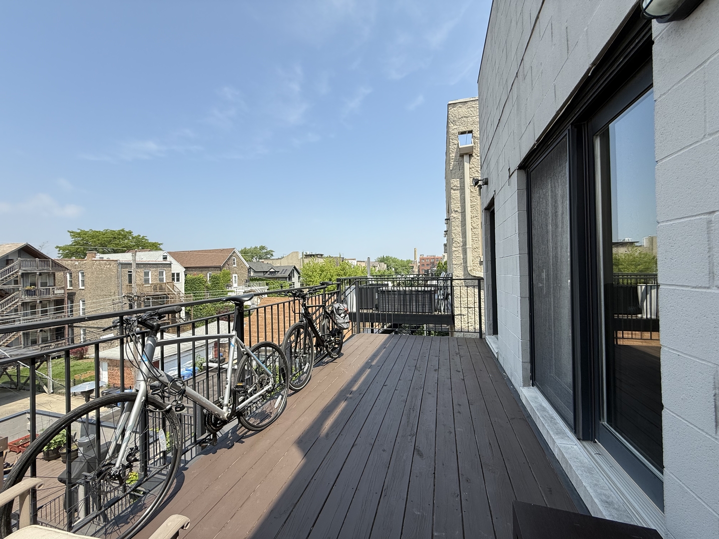 1028 N Hermitage Avenue Unit: 3