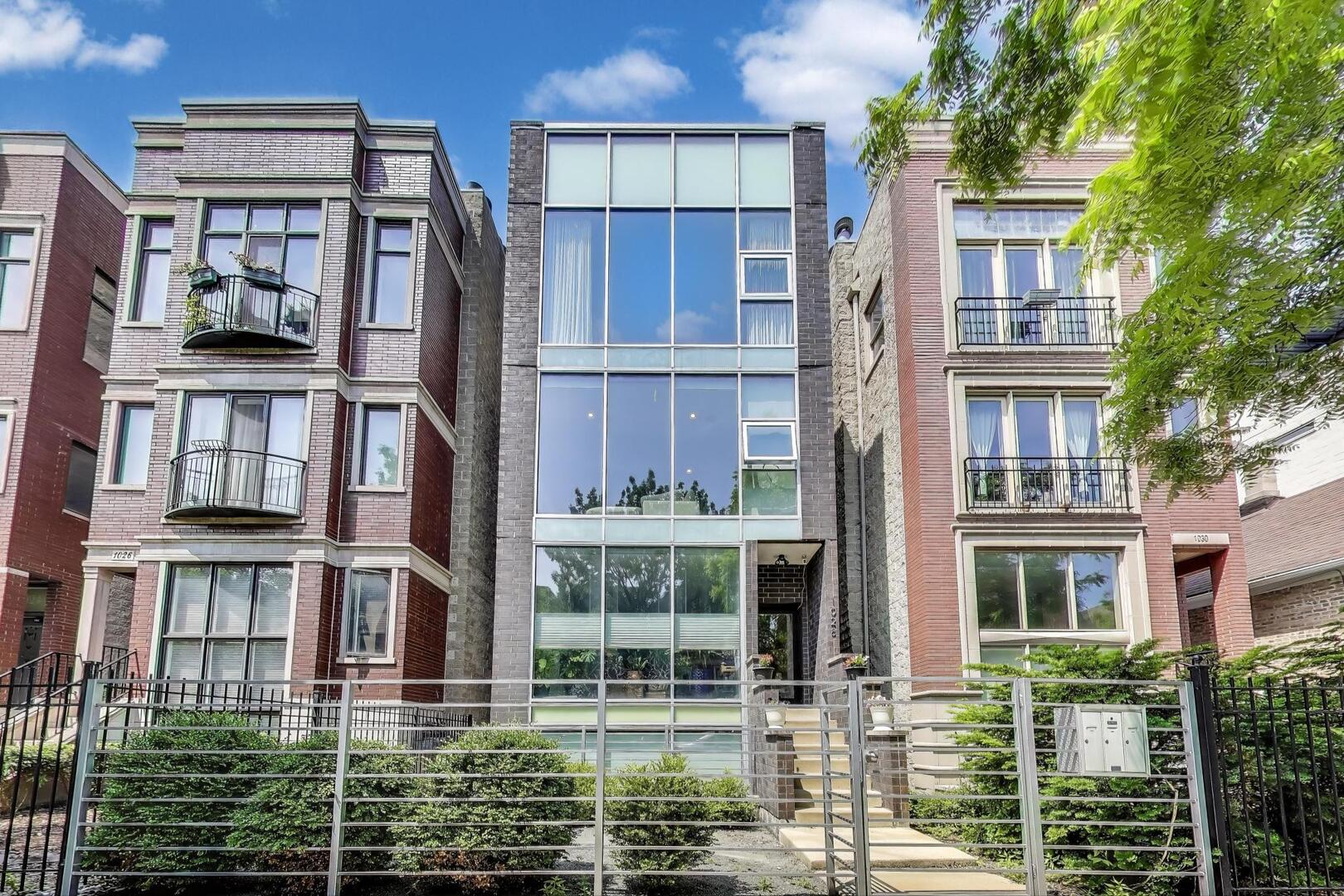 1028 N Hermitage Avenue Unit: 3