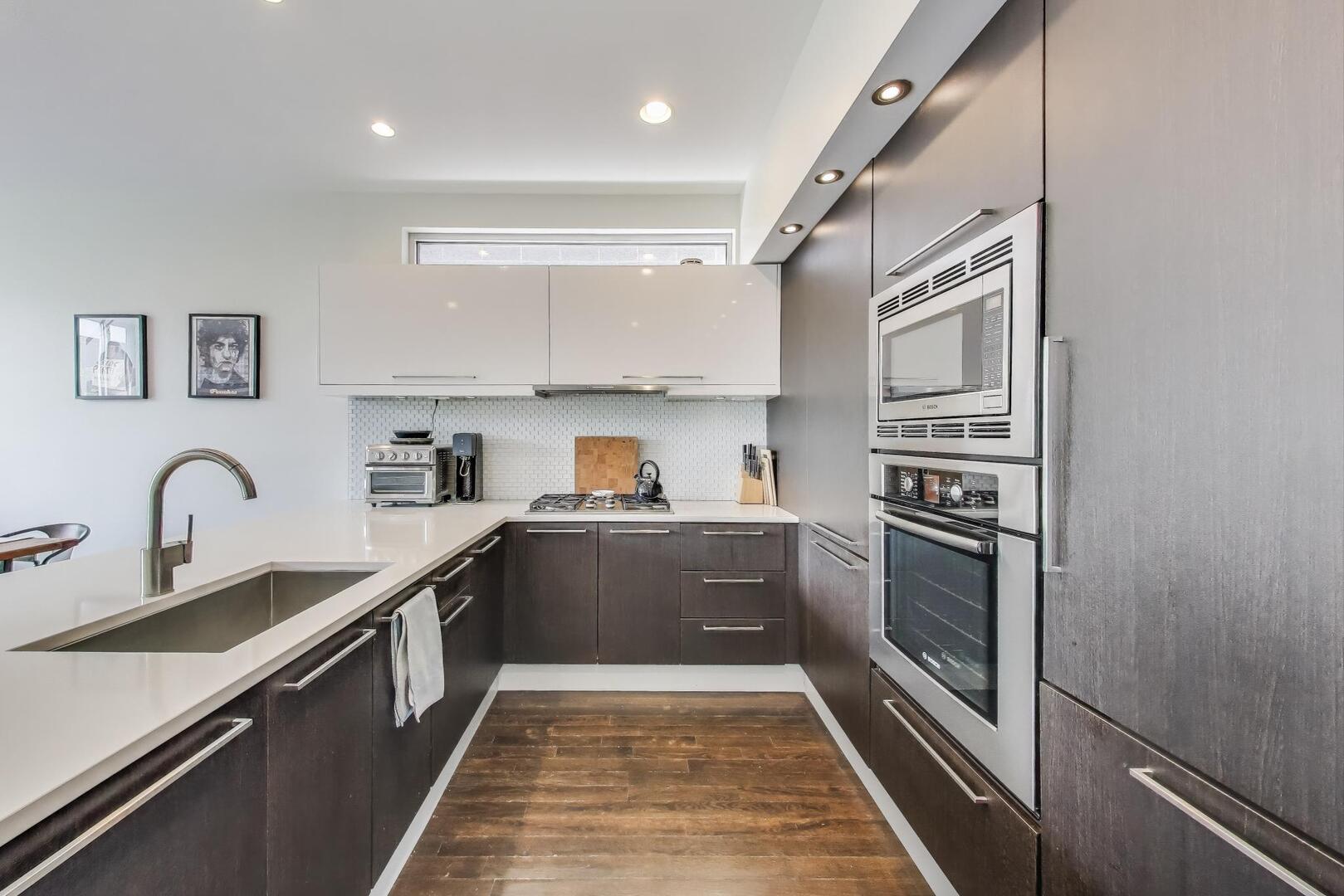 1028 N Hermitage Avenue Unit: 3