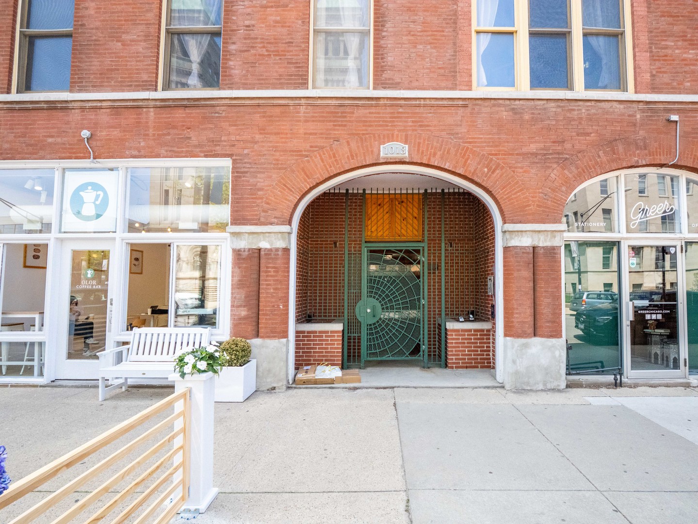 1013 W WEBSTER Avenue Unit: 5