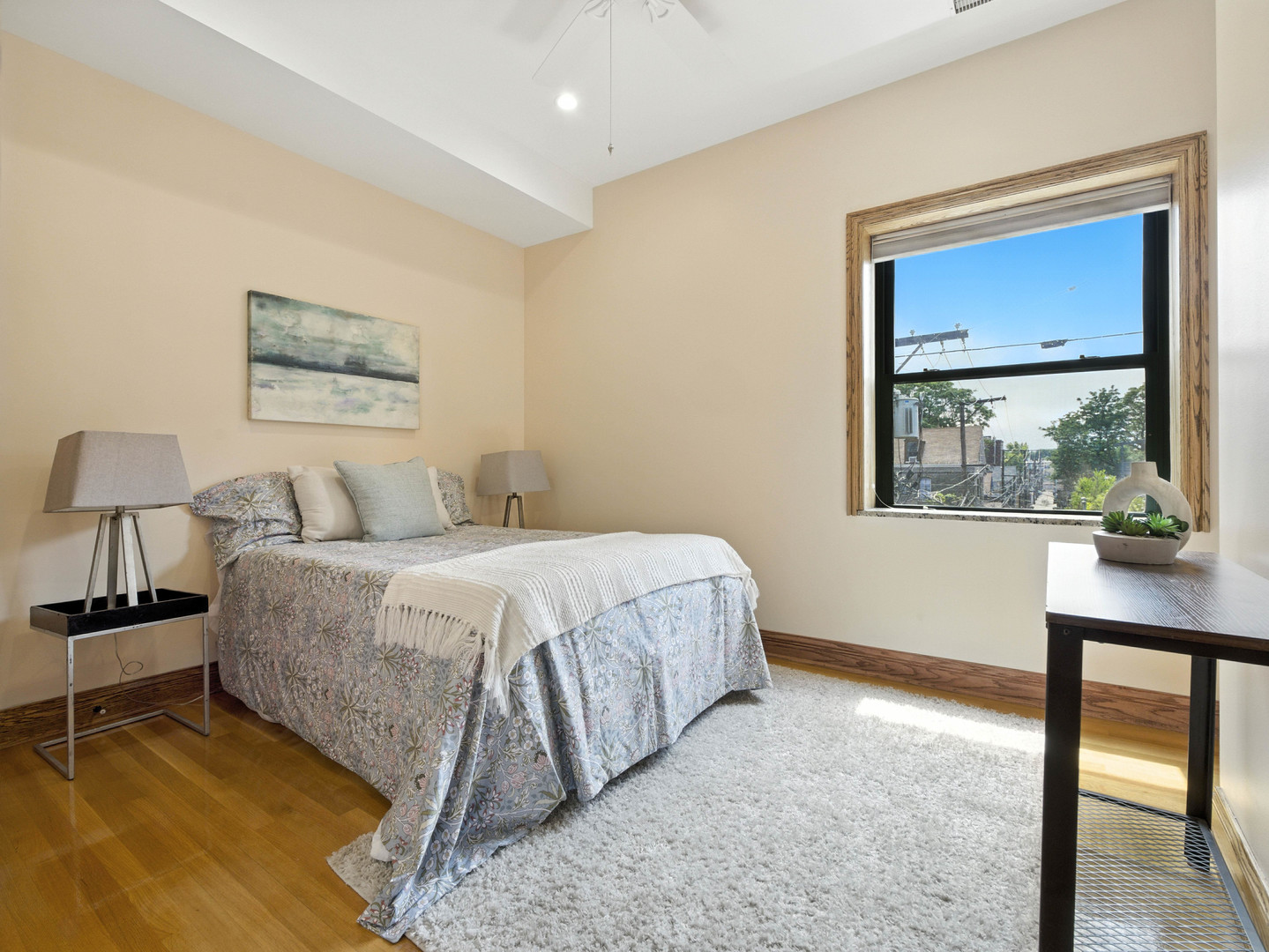 1013 W WEBSTER Avenue Unit: 5