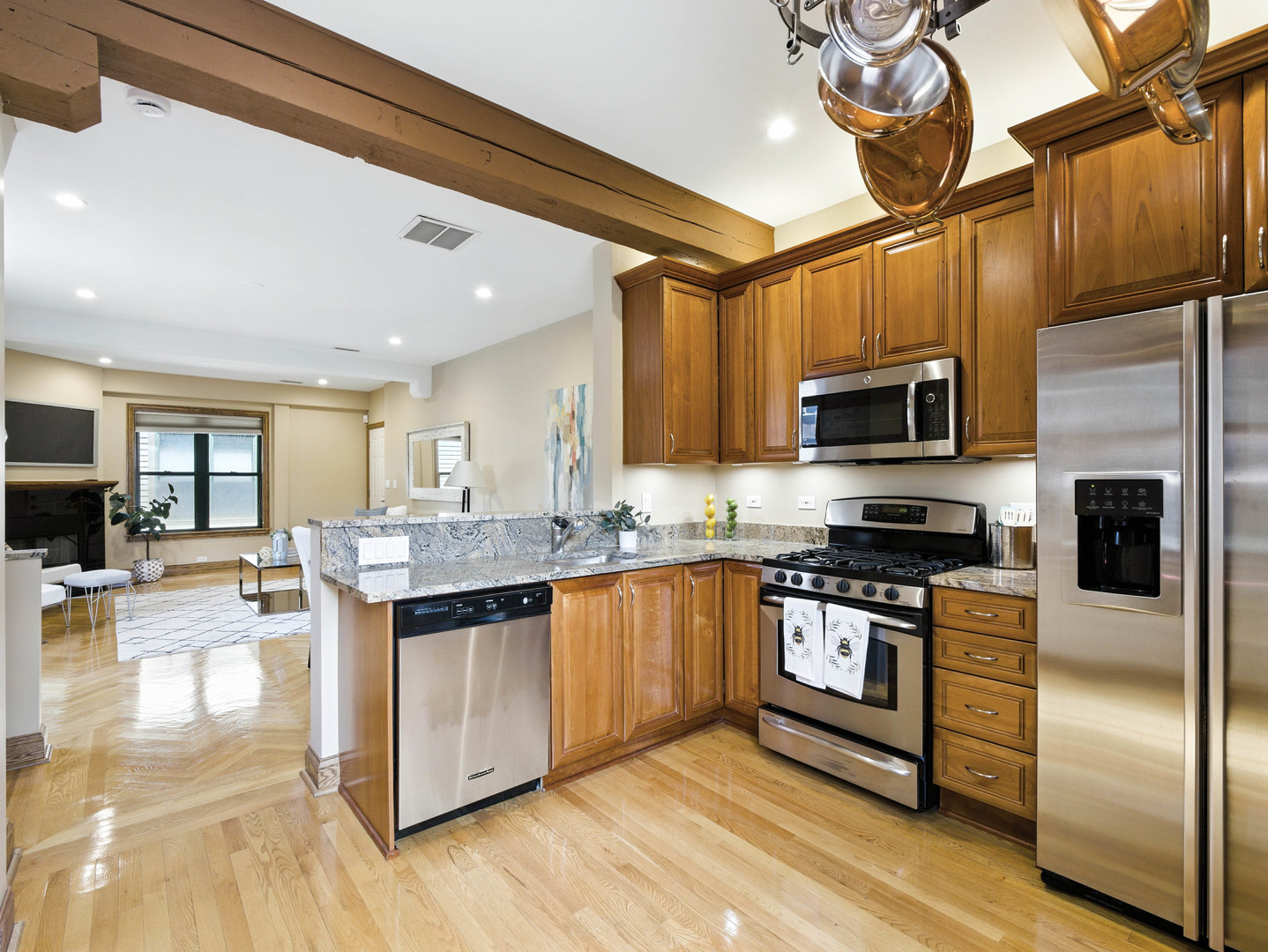 1013 W WEBSTER Avenue Unit: 5