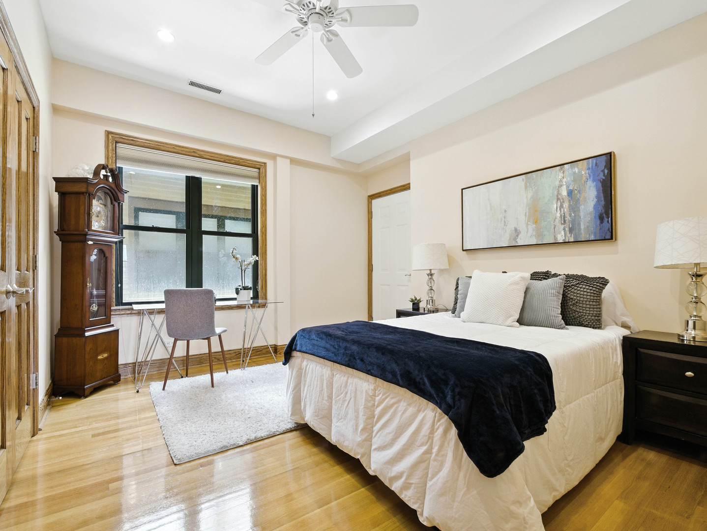 1013 W WEBSTER Avenue Unit: 5