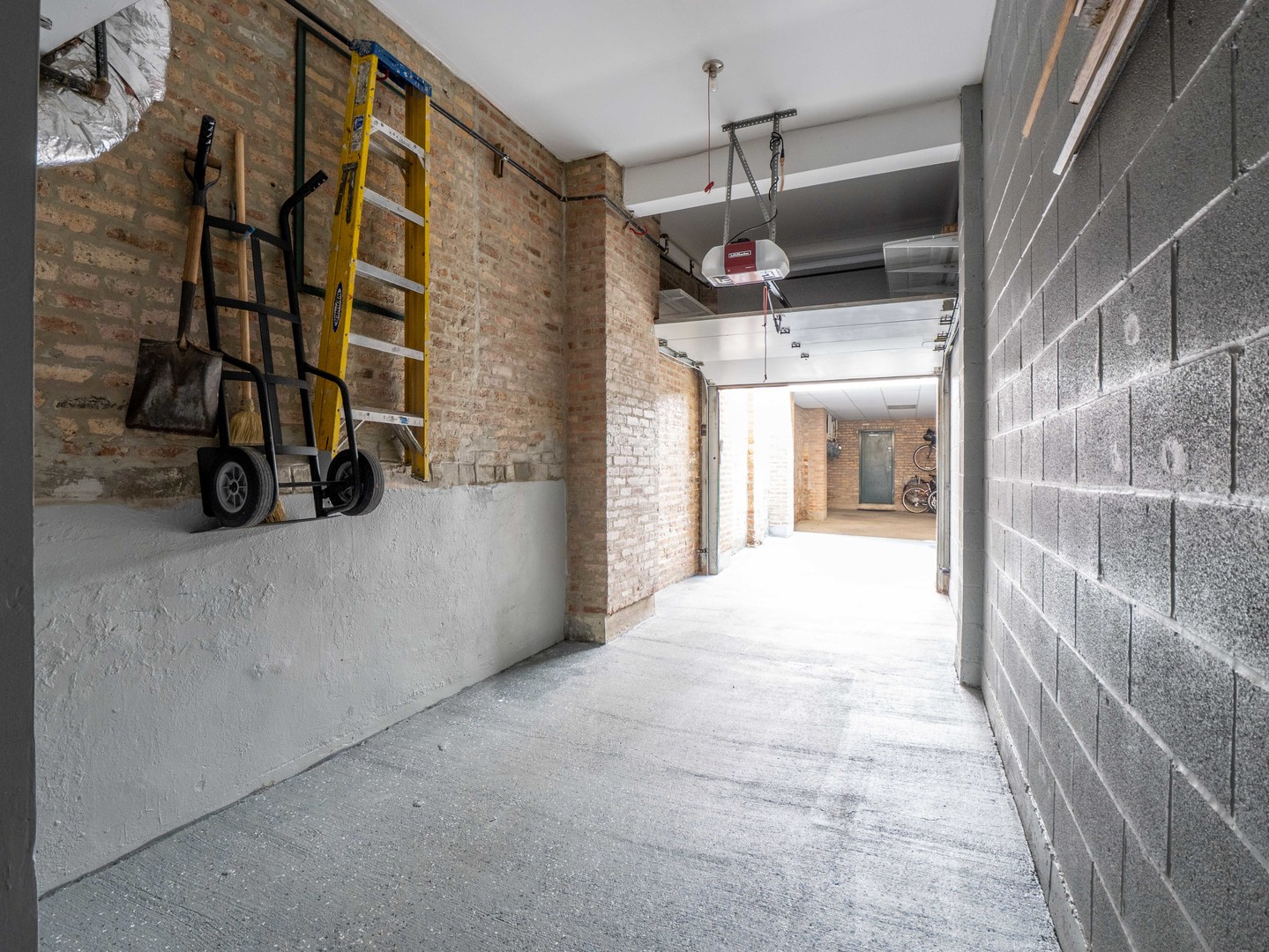 1013 W WEBSTER Avenue Unit: 5