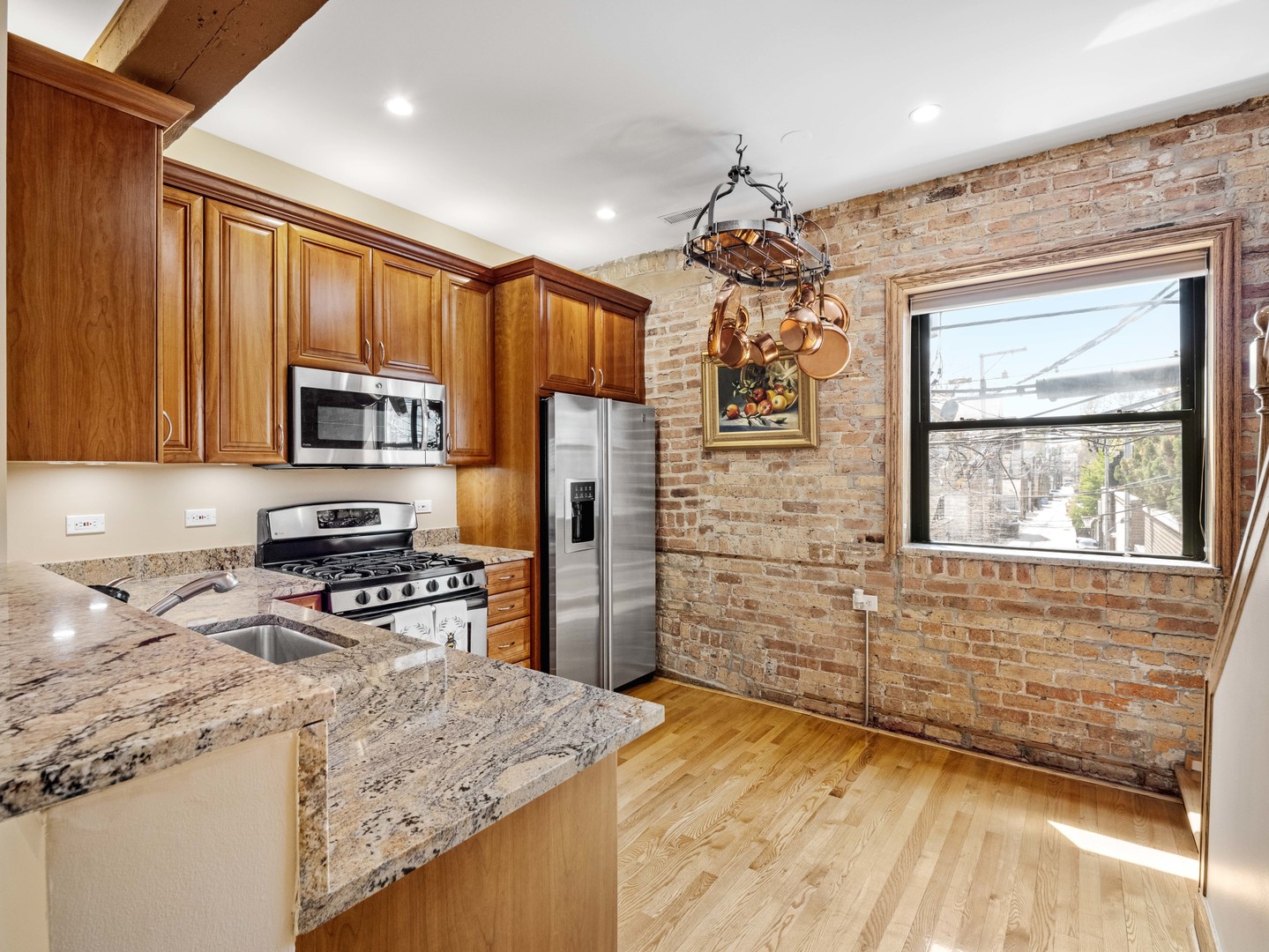 1013 W WEBSTER Avenue Unit: 5