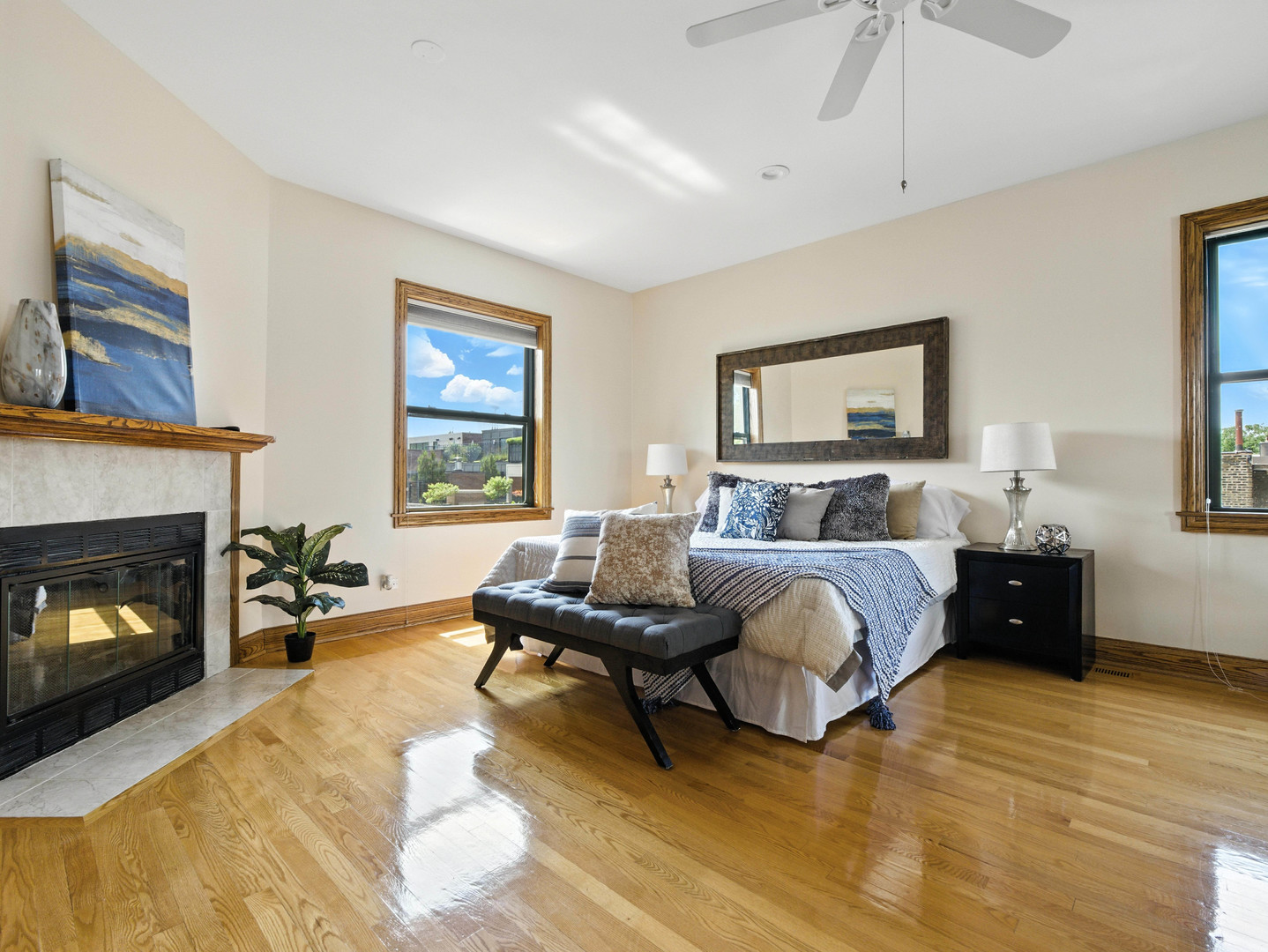 1013 W WEBSTER Avenue Unit: 5