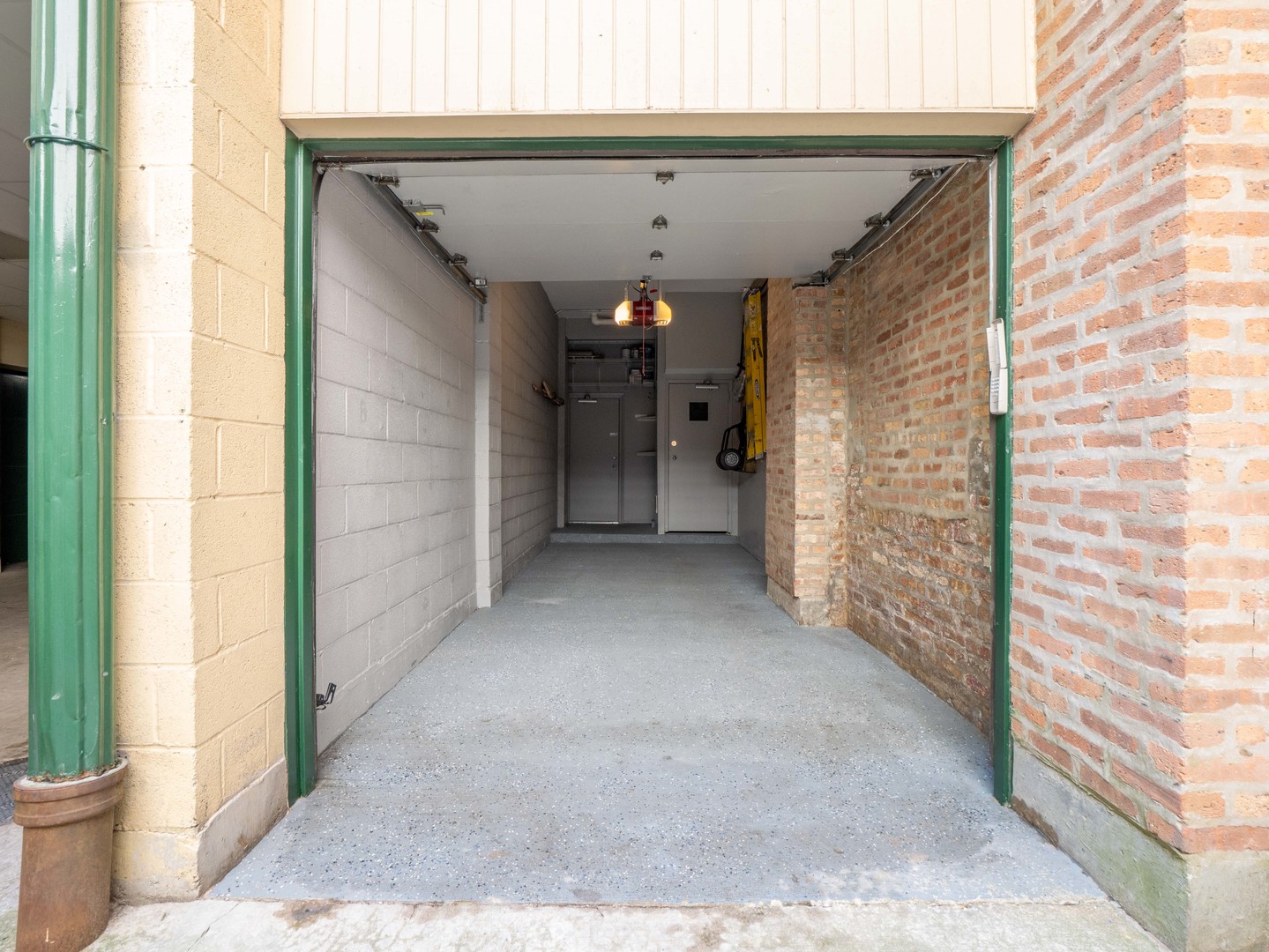 1013 W WEBSTER Avenue Unit: 5