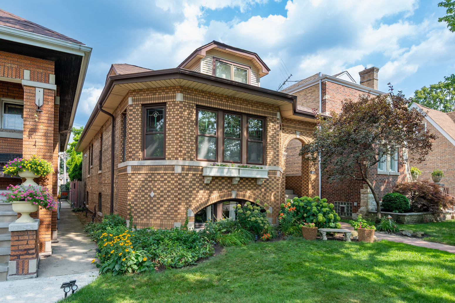 5251 N La Crosse Avenue