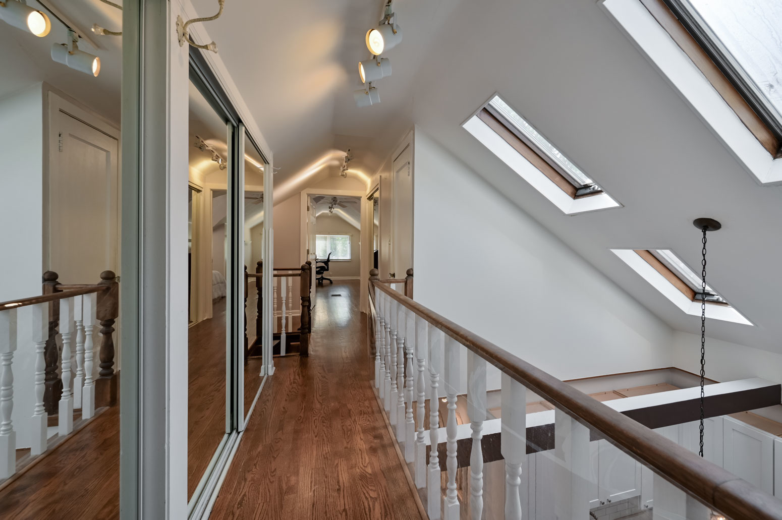 5251 N La Crosse Avenue