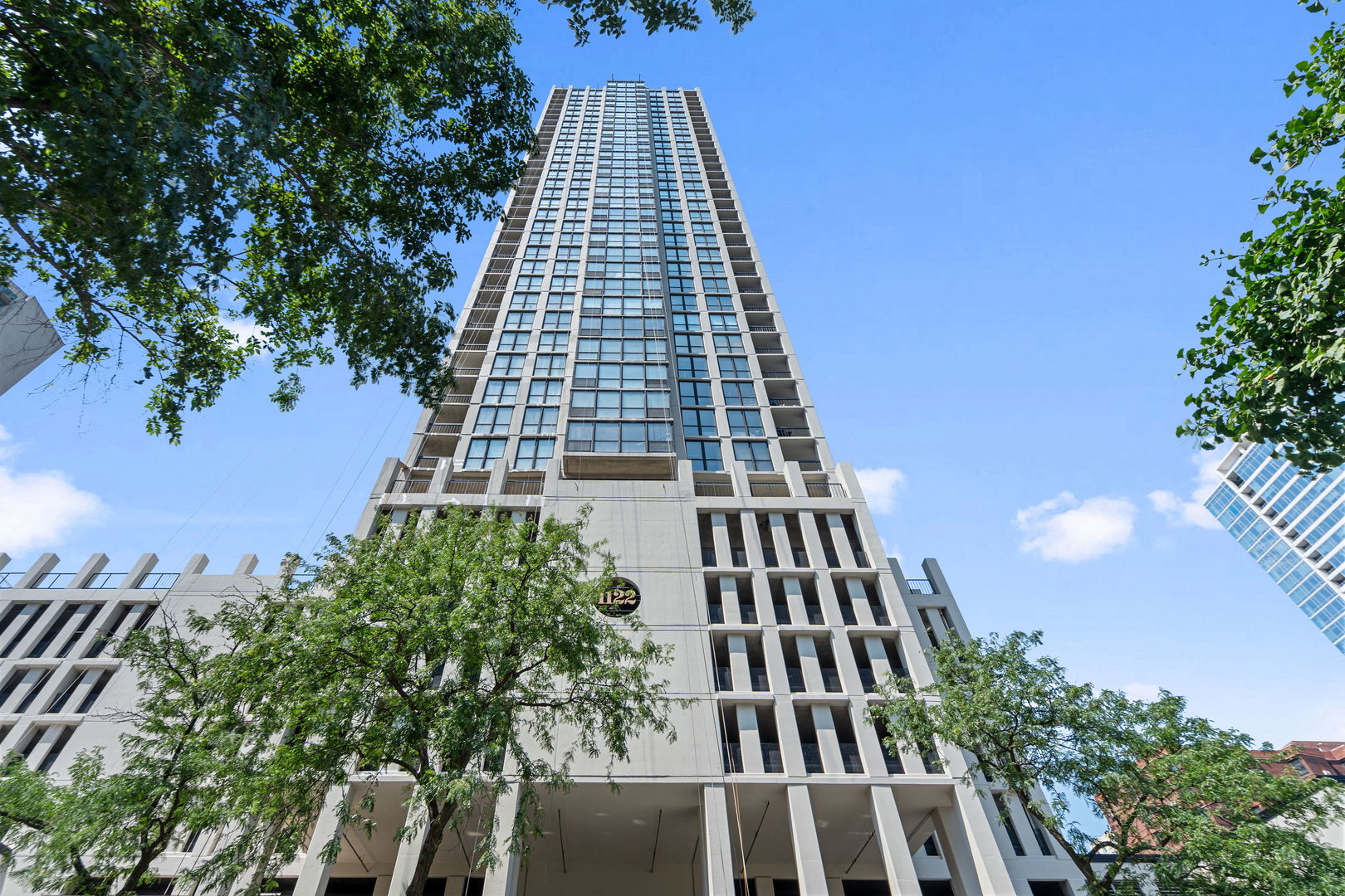 1122 N Clark Street Unit: 1010