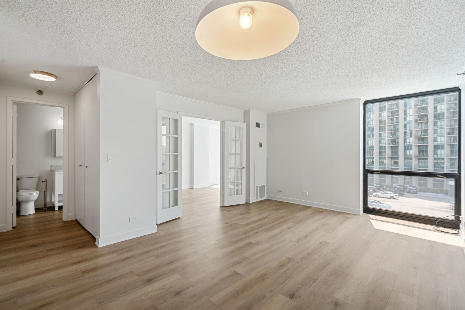 1122 N Clark Street Unit: 1010