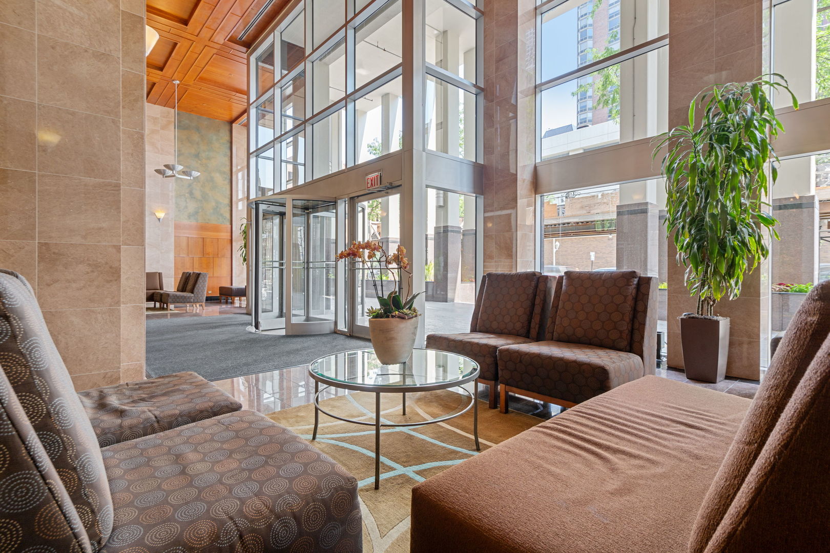 1122 N Clark Street Unit: 1010