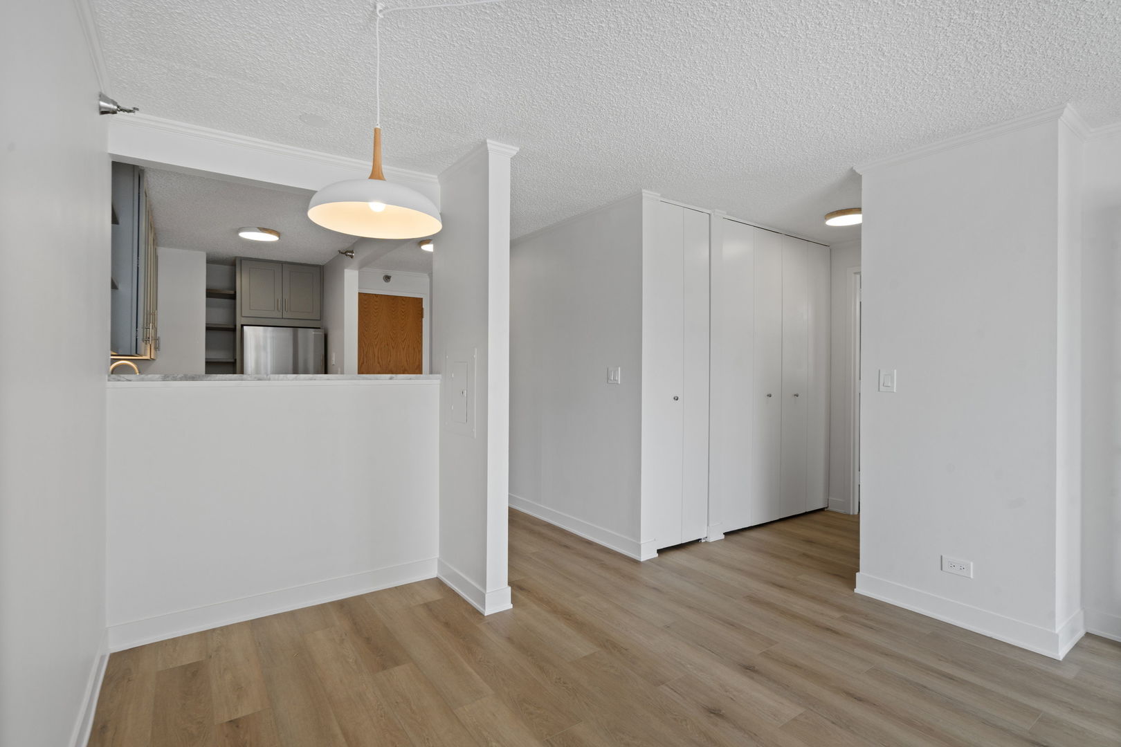 1122 N Clark Street Unit: 1010