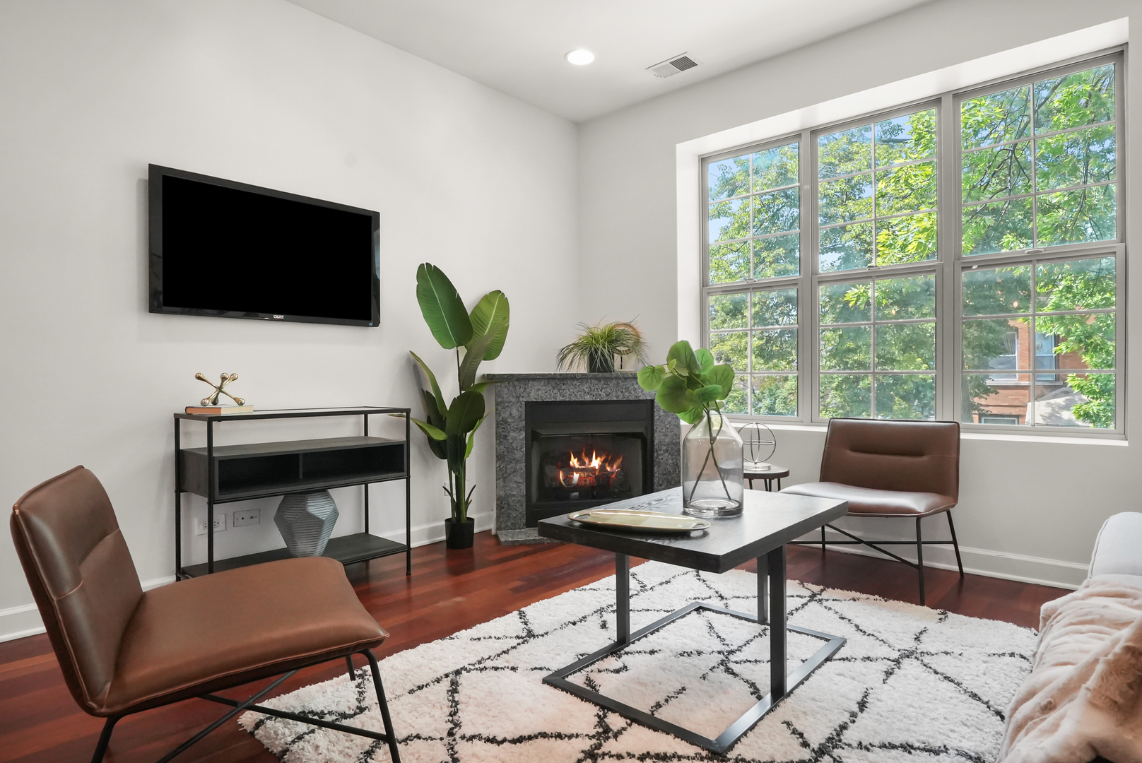 3901 N TROY Street Unit: 2