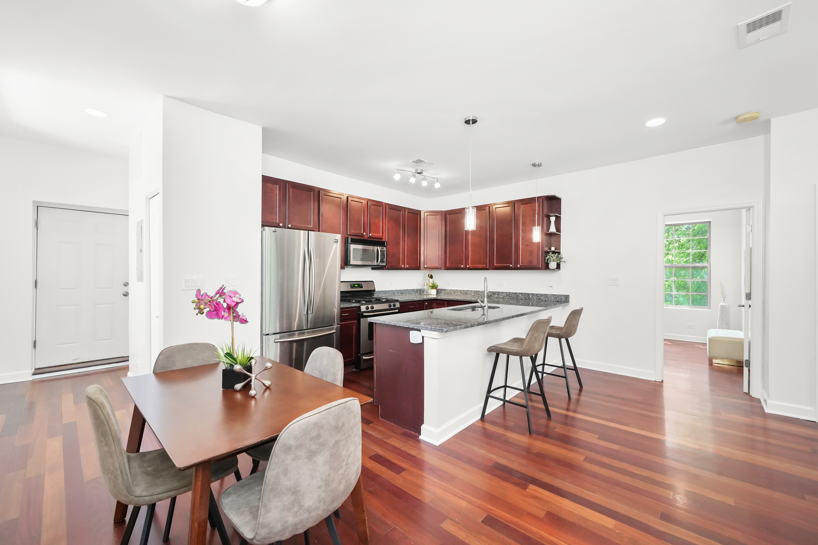 3901 N TROY Street Unit: 2