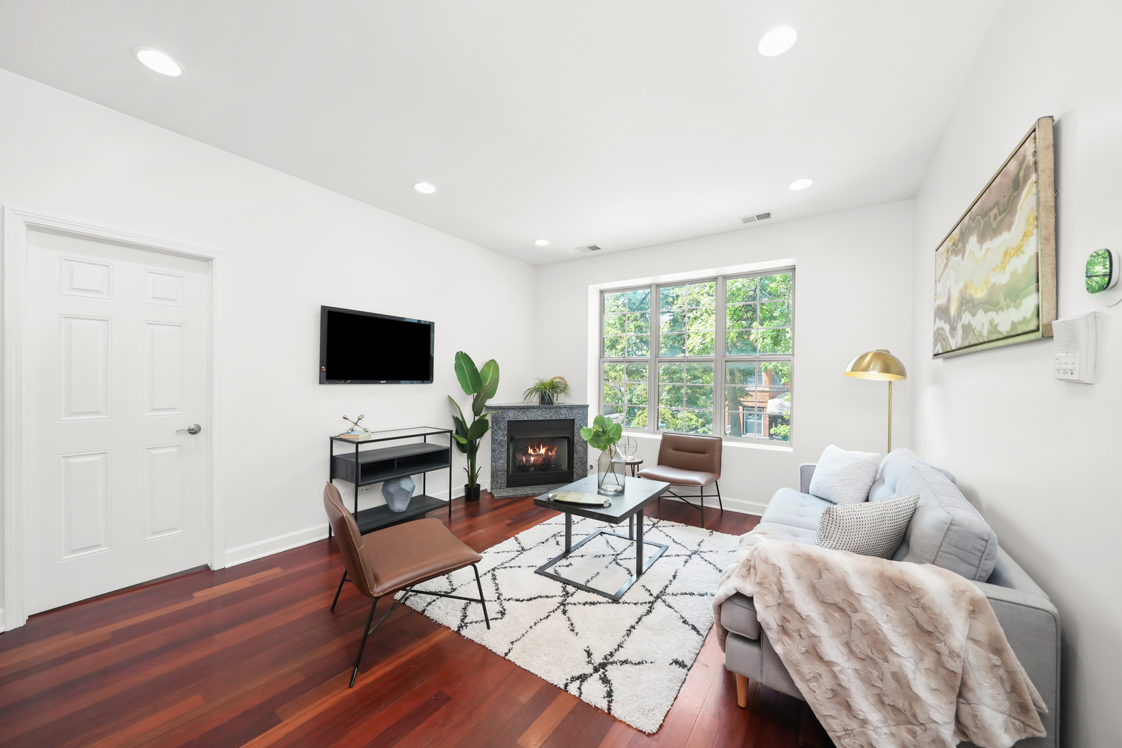 3901 N TROY Street Unit: 2