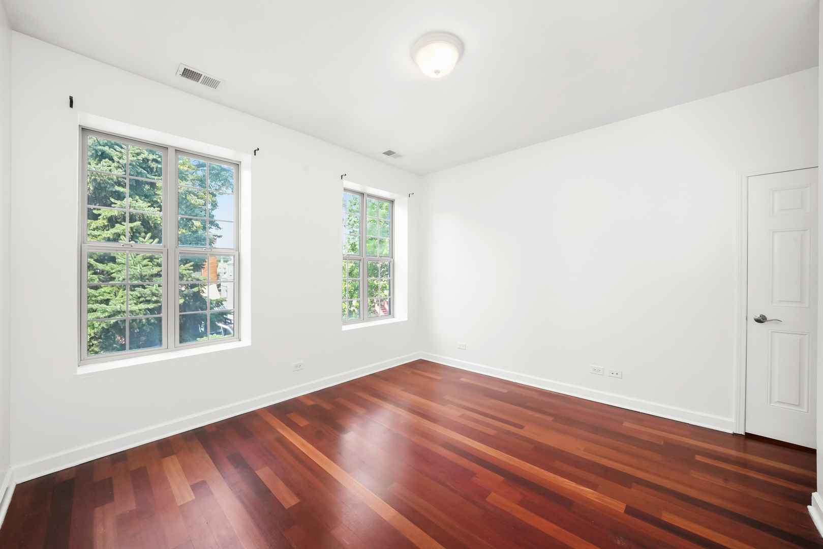 3901 N TROY Street Unit: 2