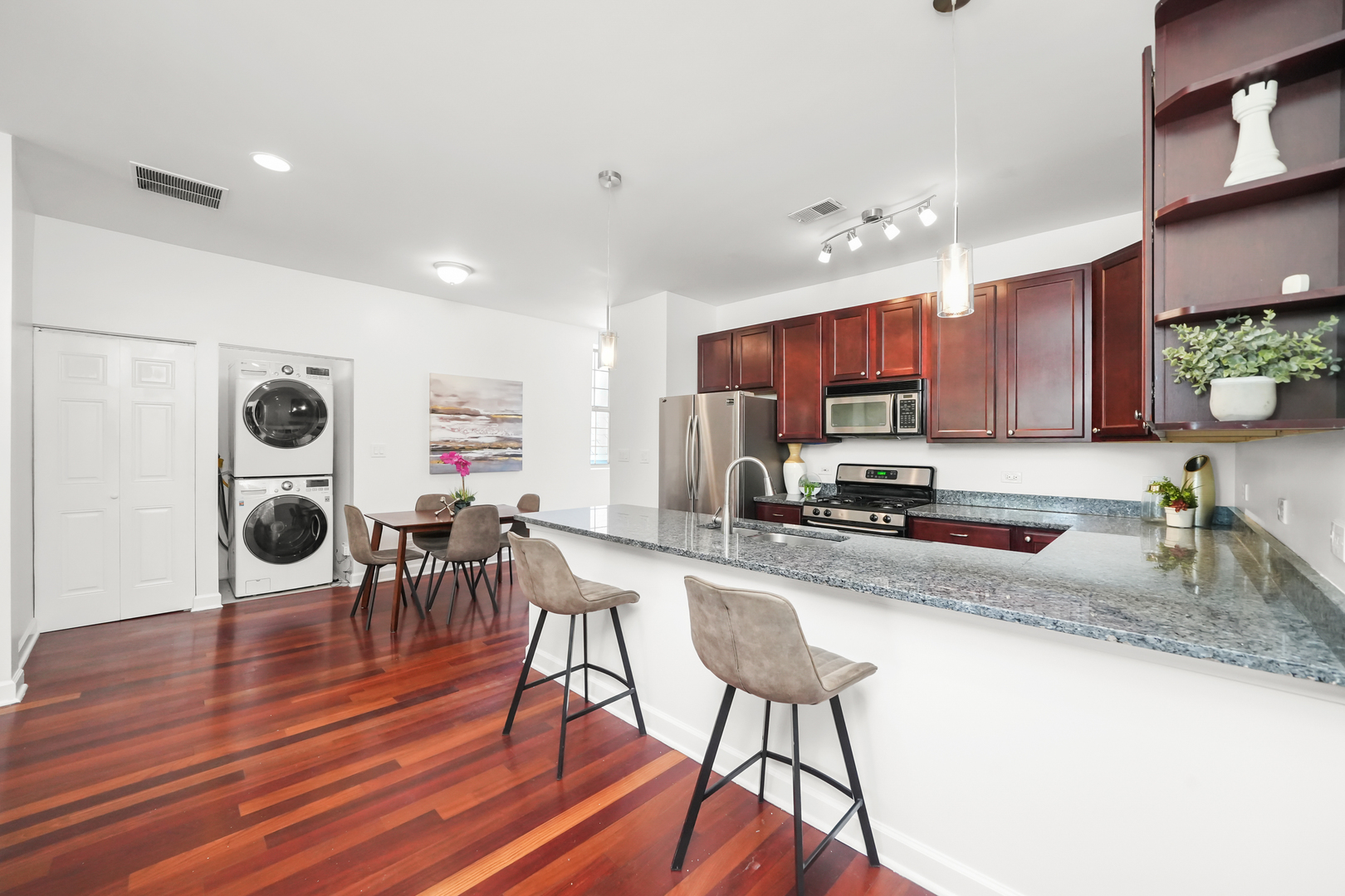3901 N TROY Street Unit: 2