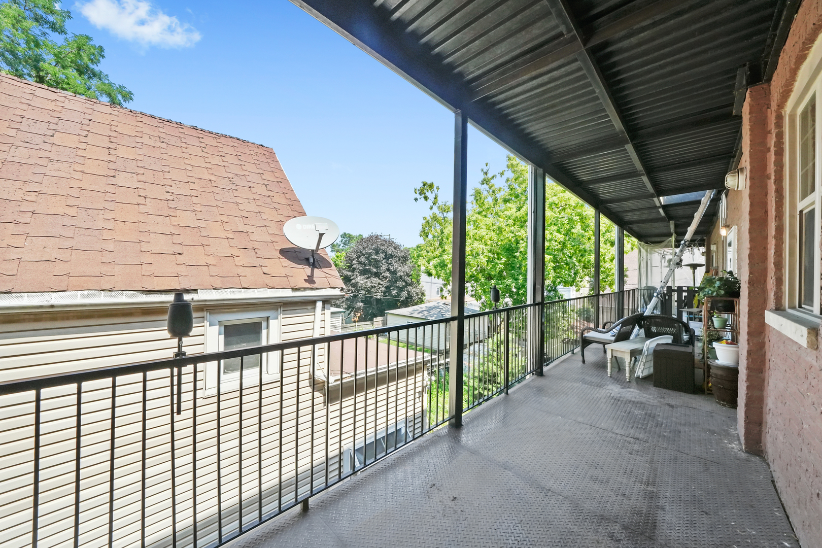 3901 N TROY Street Unit: 2