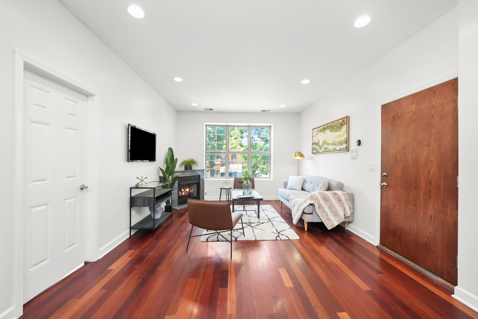 3901 N TROY Street Unit: 2
