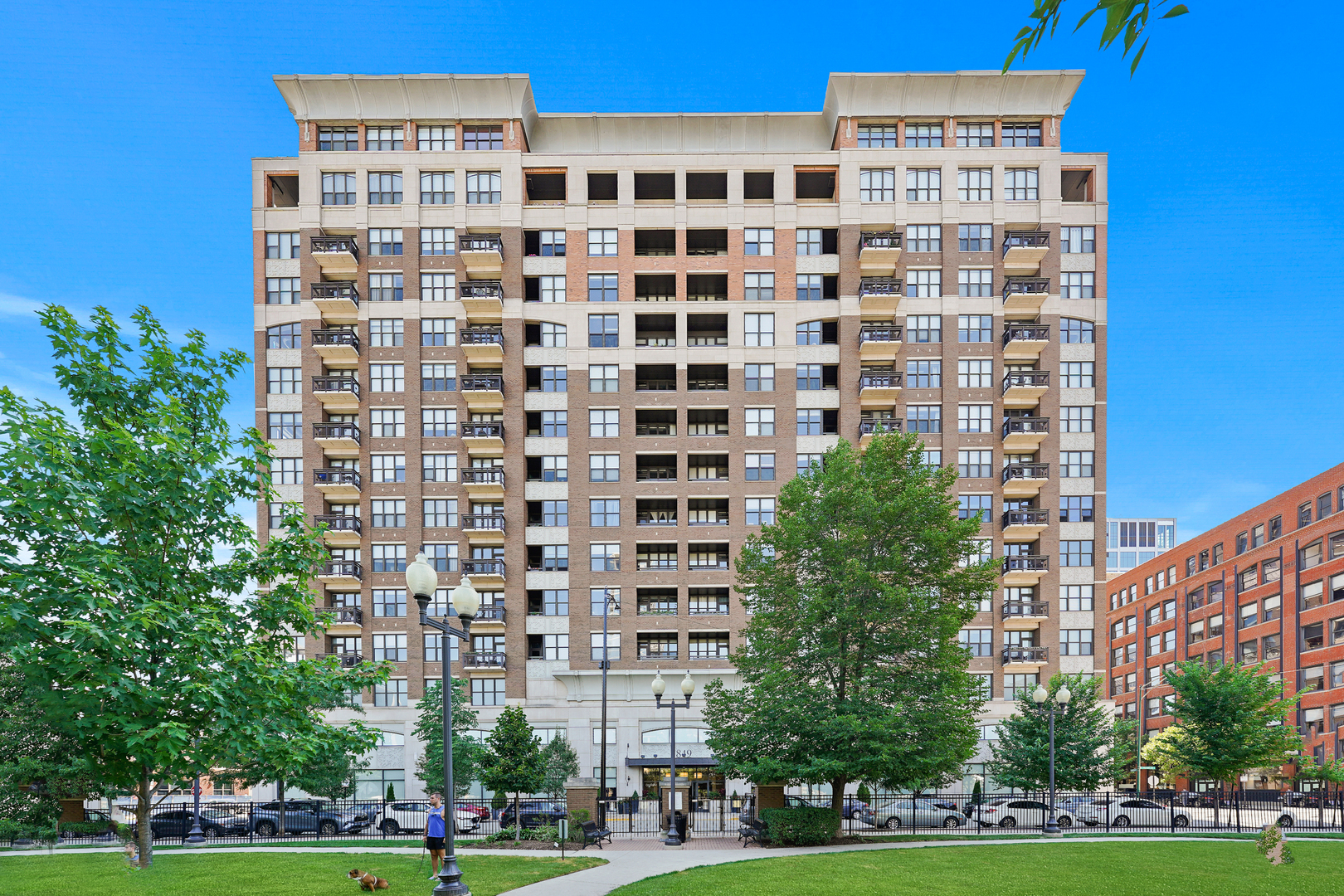 849 N FRANKLIN Street Unit: 920