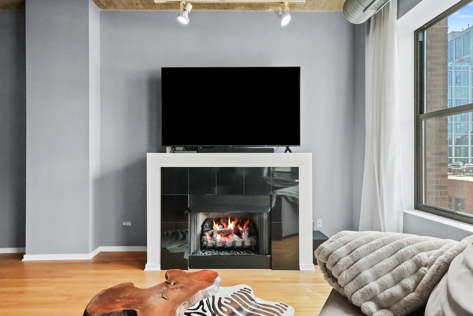849 N FRANKLIN Street Unit: 920