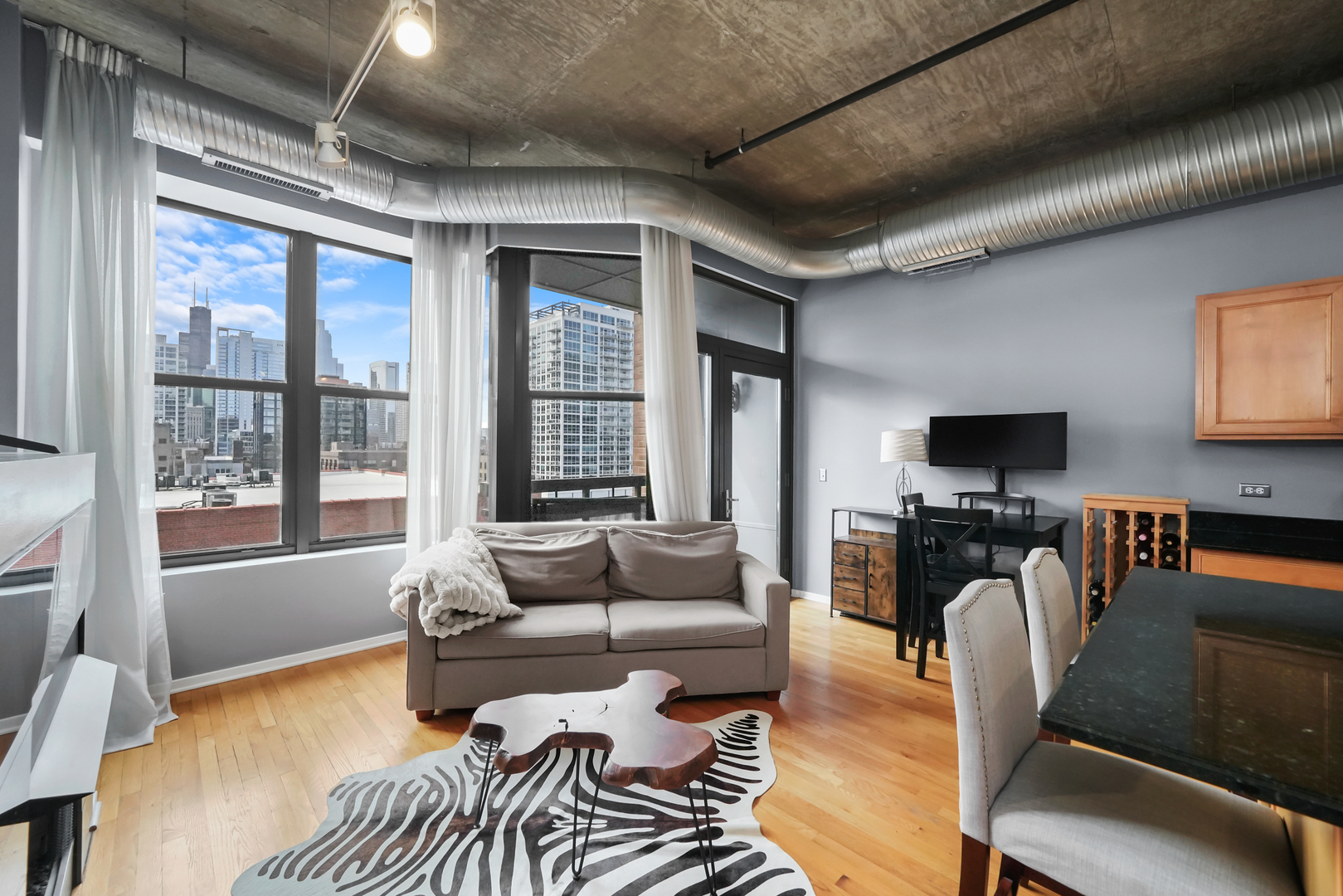 849 N FRANKLIN Street Unit: 920