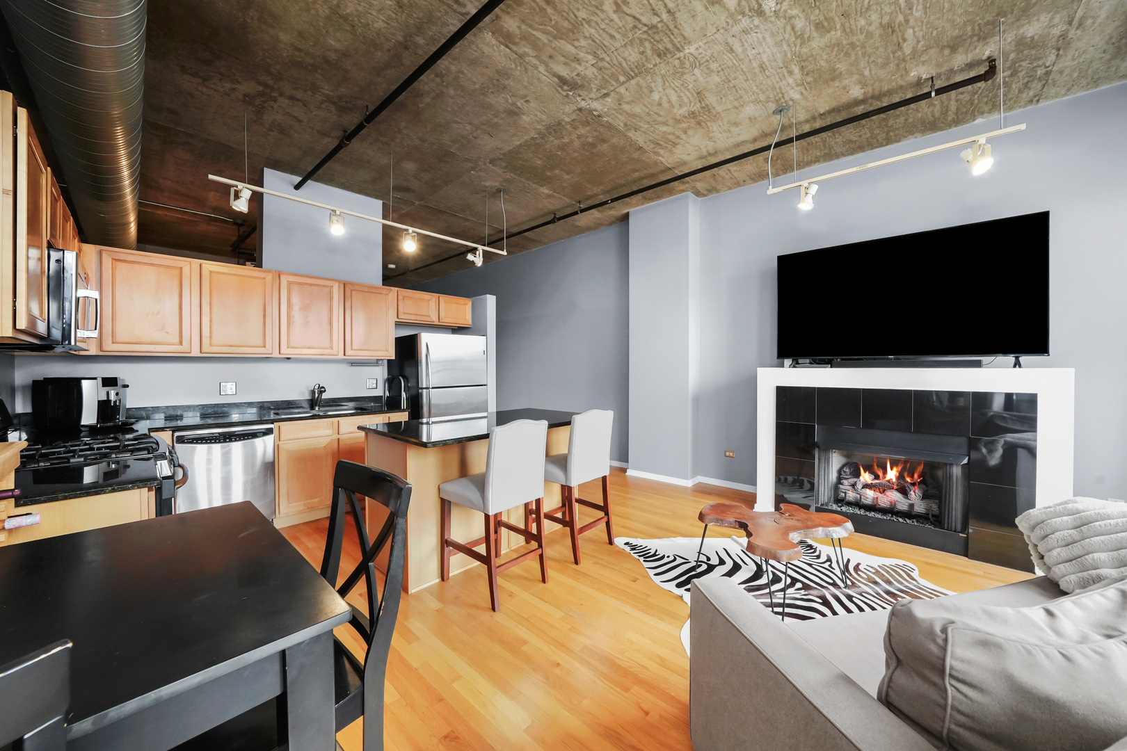 849 N FRANKLIN Street Unit: 920