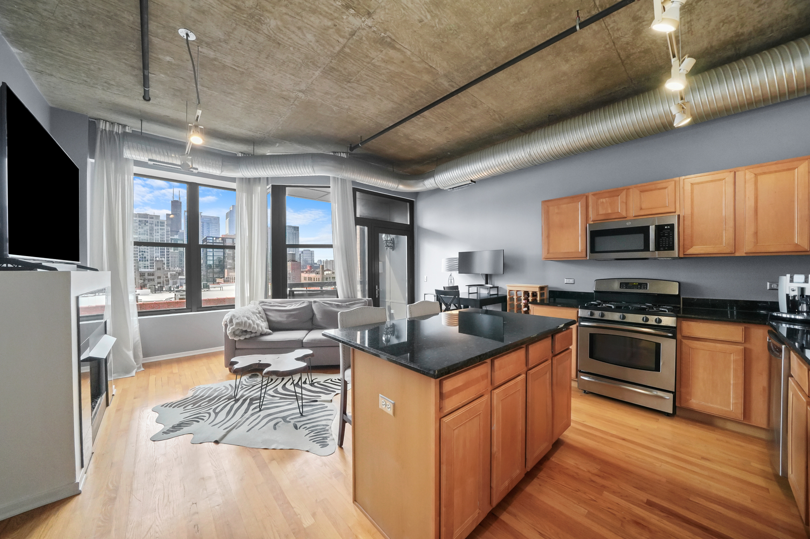 849 N FRANKLIN Street Unit: 920