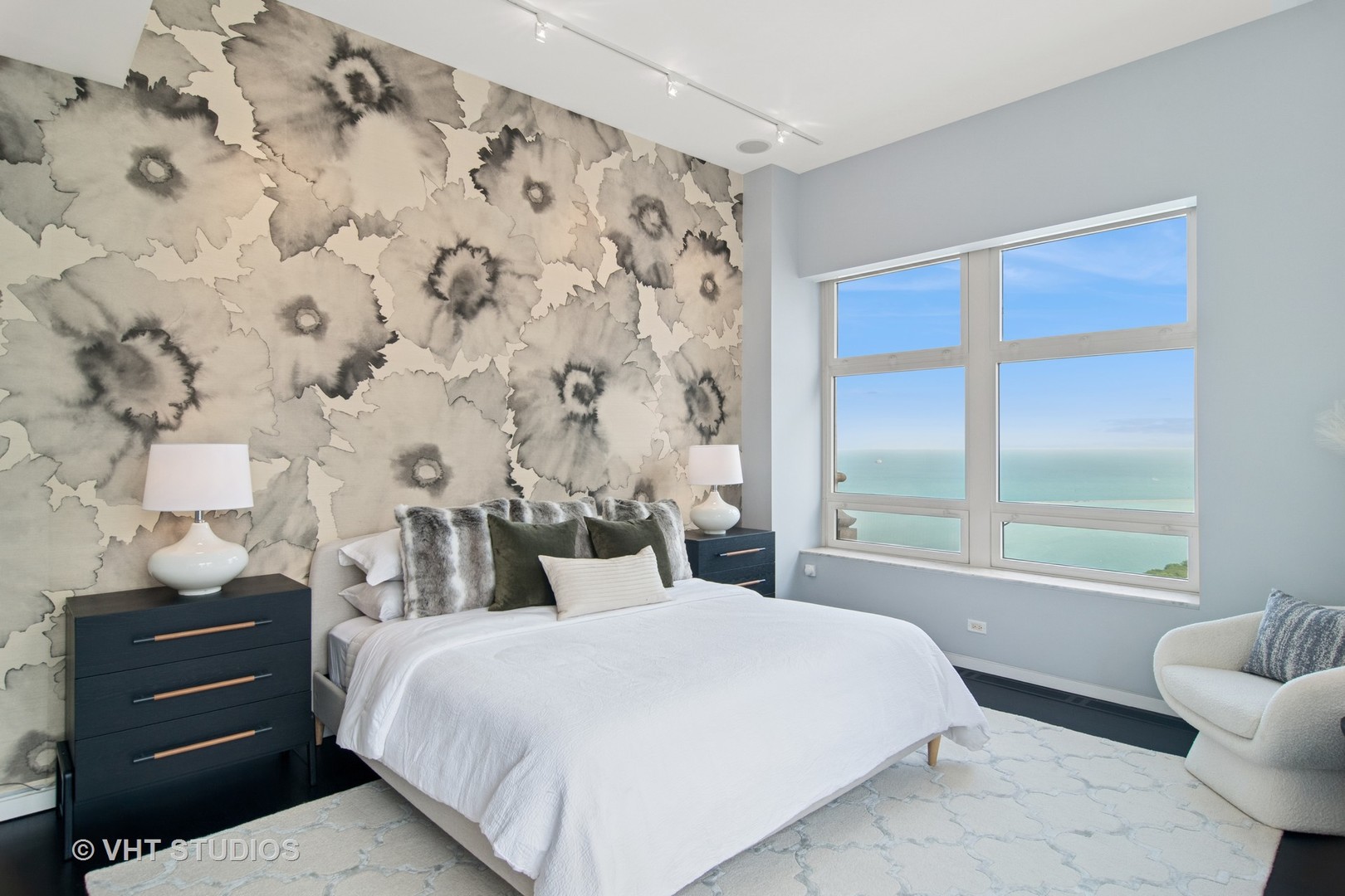 680 N Lake Shore Drive Unit: 2800