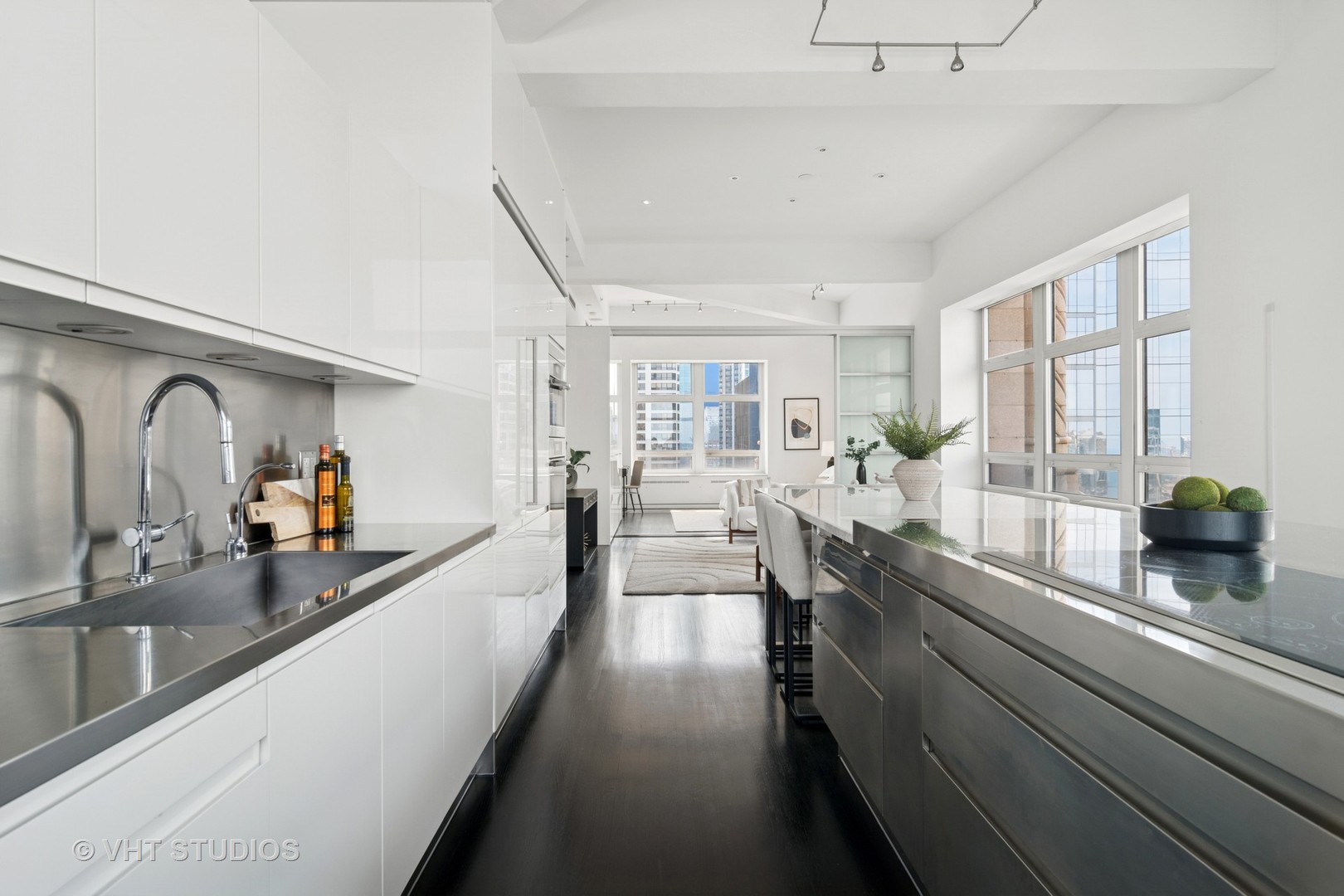 680 N Lake Shore Drive Unit: 2800