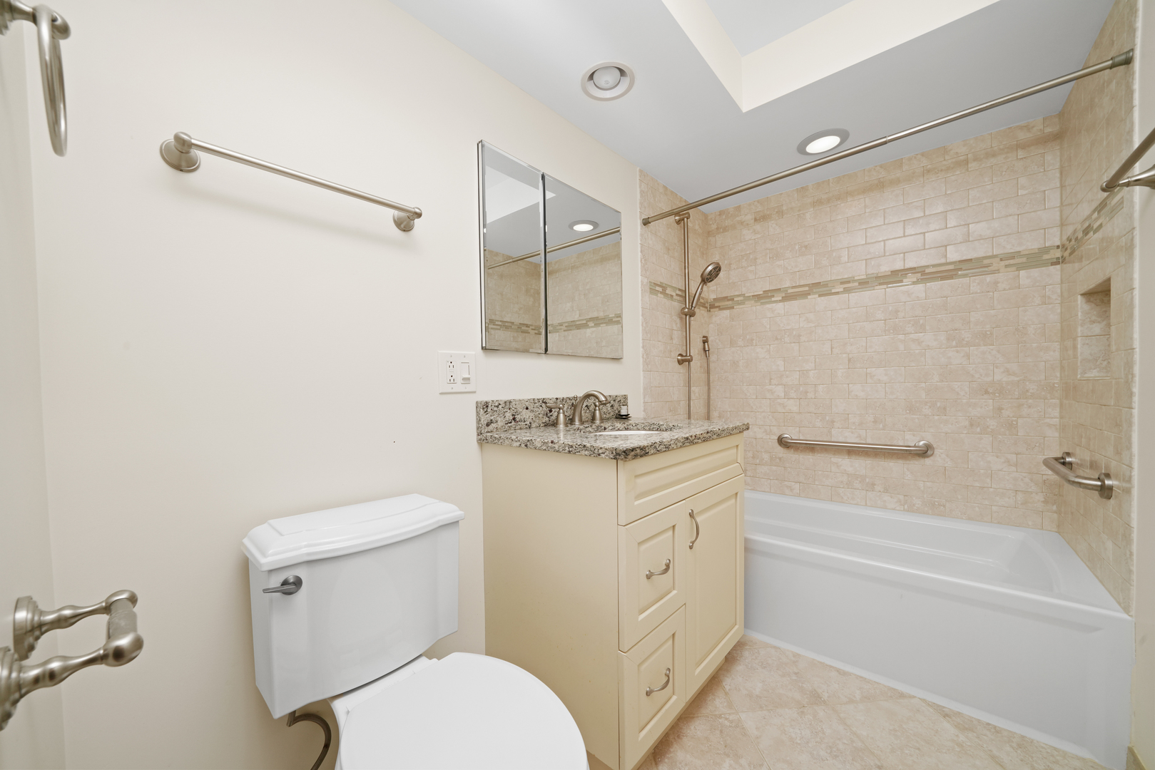 915 8th Avenue Unit: 4