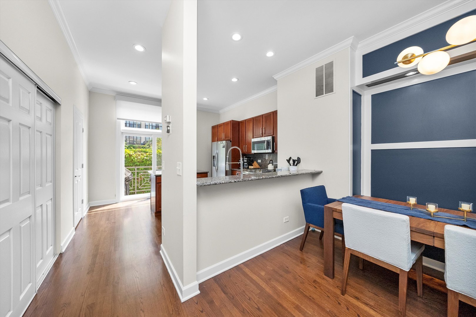 2008 S Calumet Avenue Unit: H