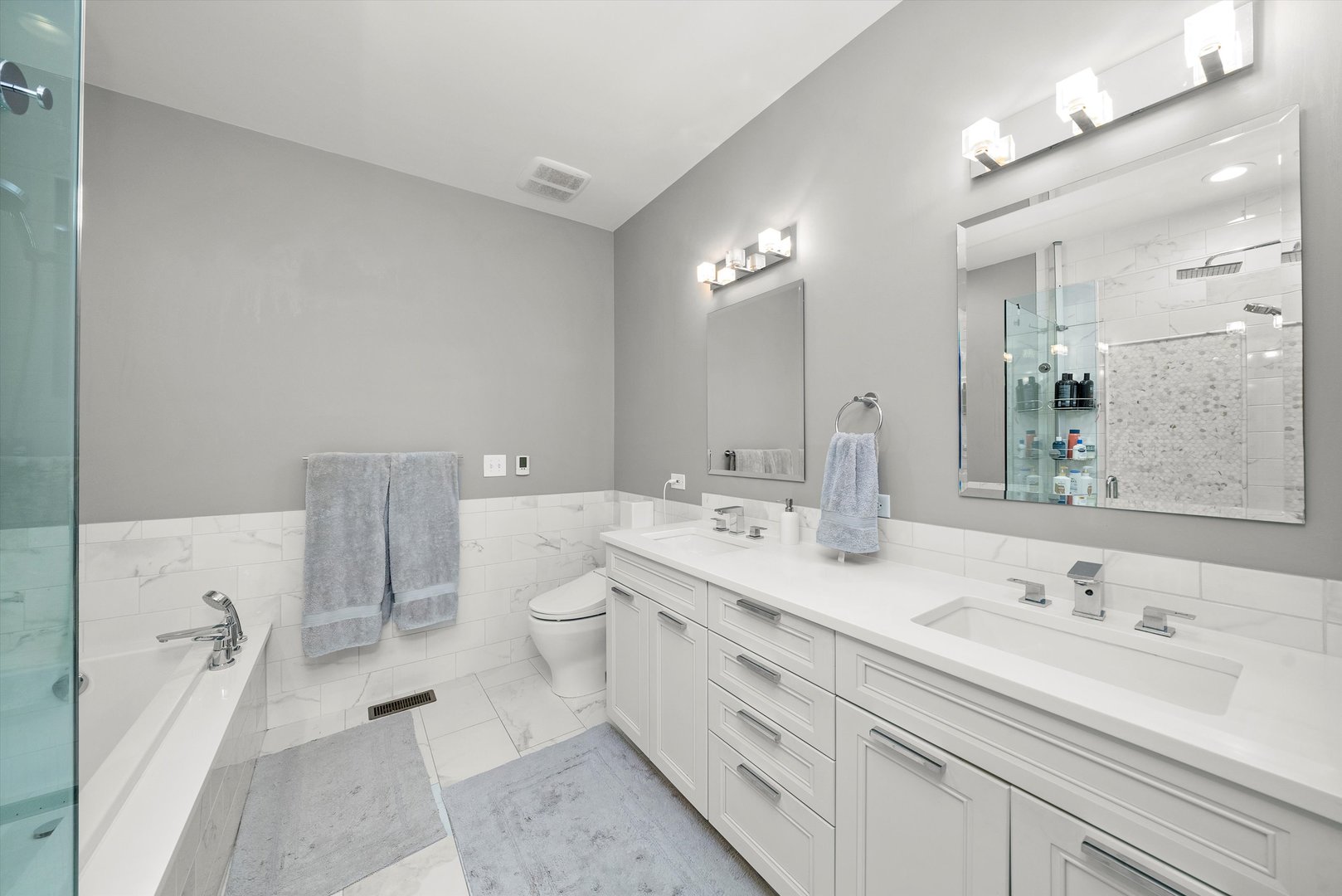 2008 S Calumet Avenue Unit: H