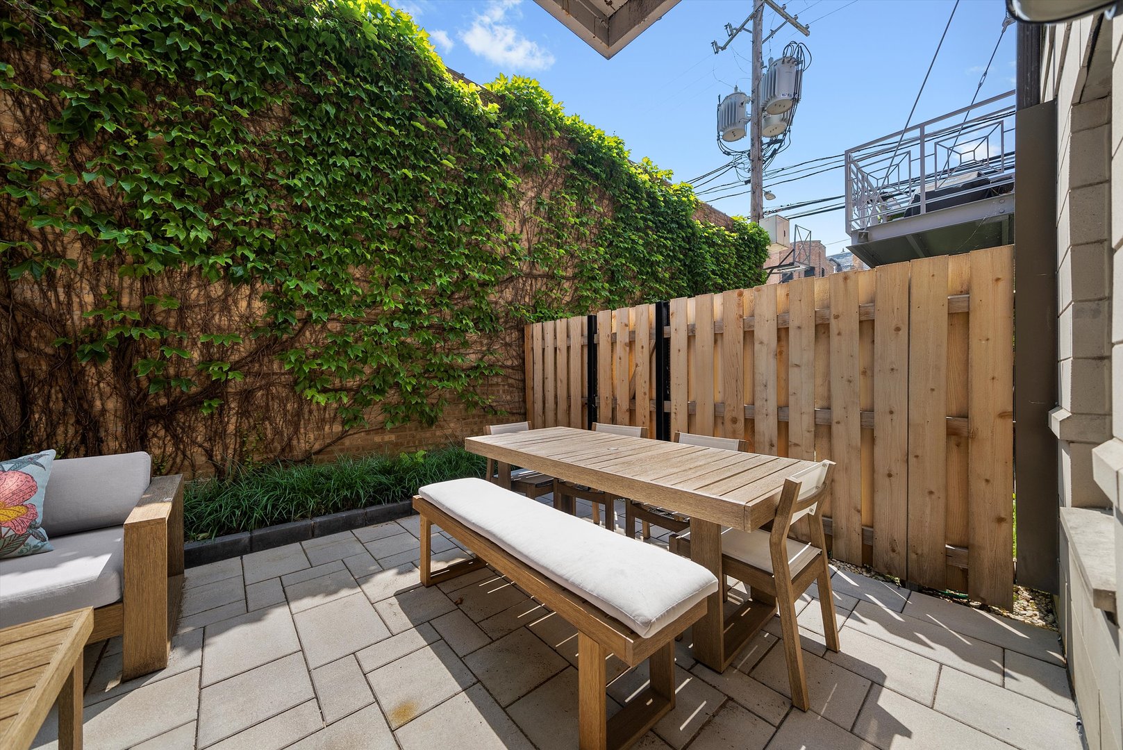 2008 S Calumet Avenue Unit: H