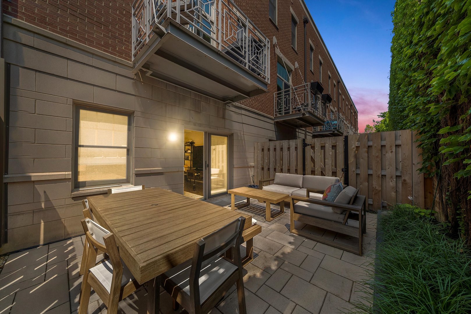 2008 S Calumet Avenue Unit: H