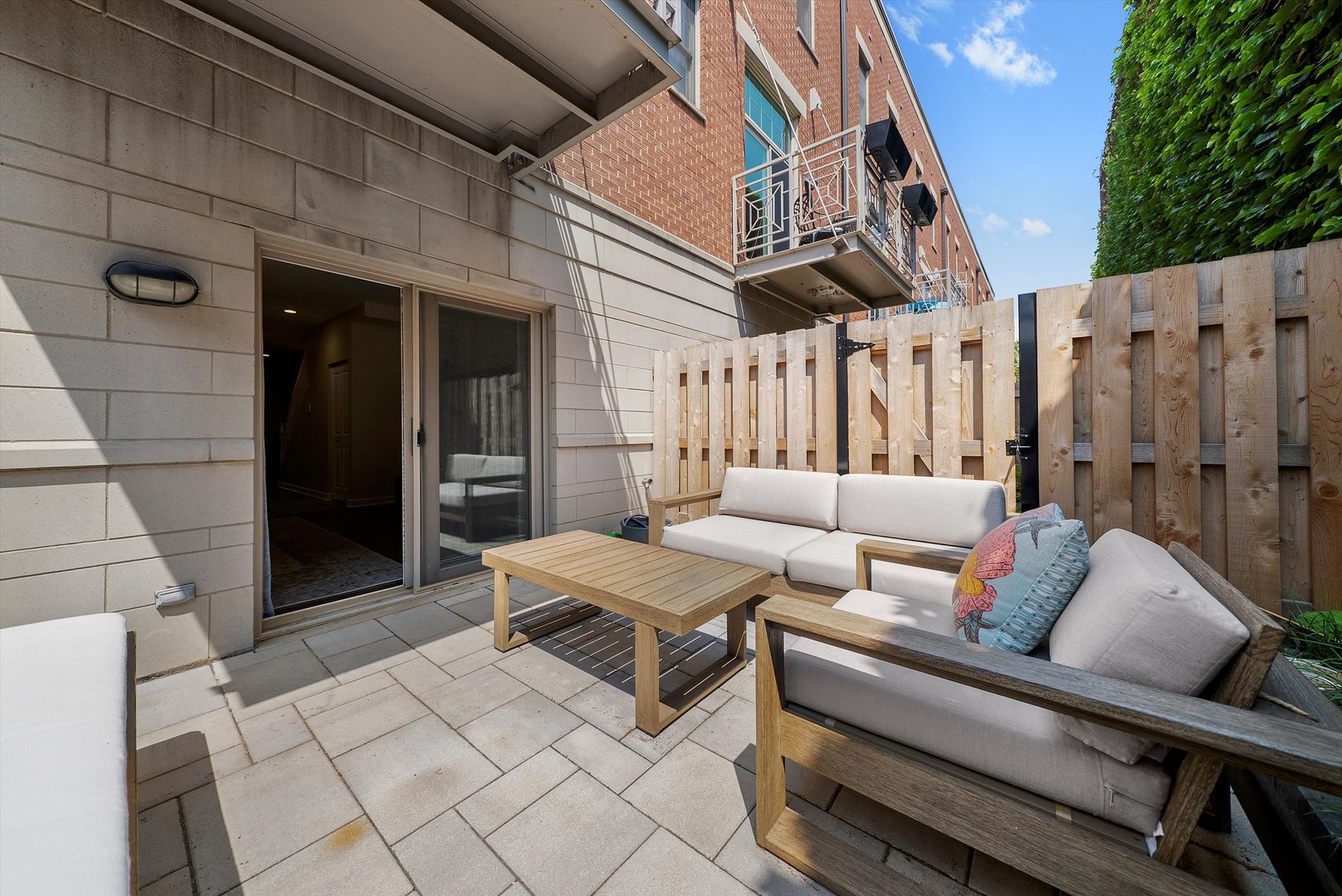 2008 S Calumet Avenue Unit: H