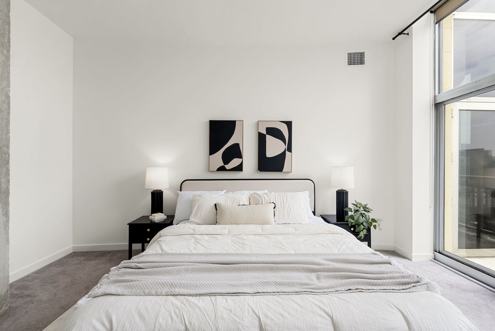 700 N Larrabee Street Unit: 2010