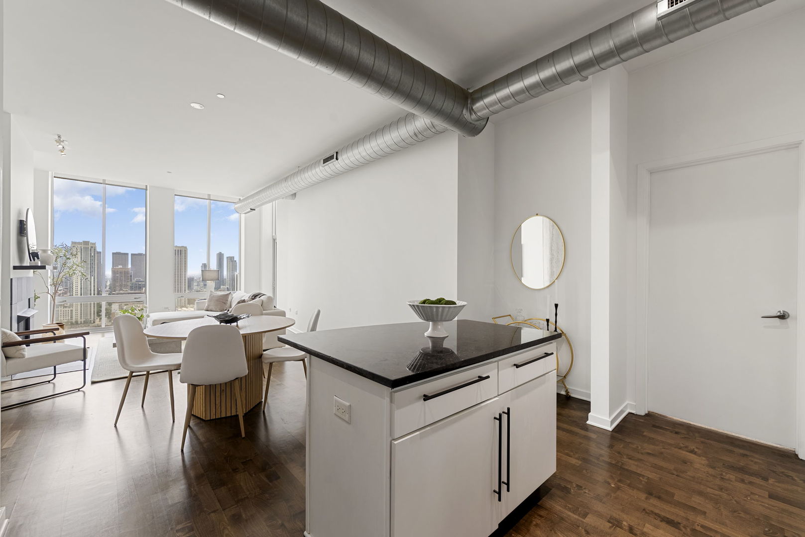 700 N Larrabee Street Unit: 2010