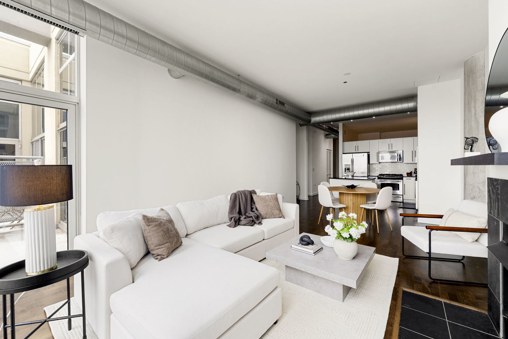 700 N Larrabee Street Unit: 2010