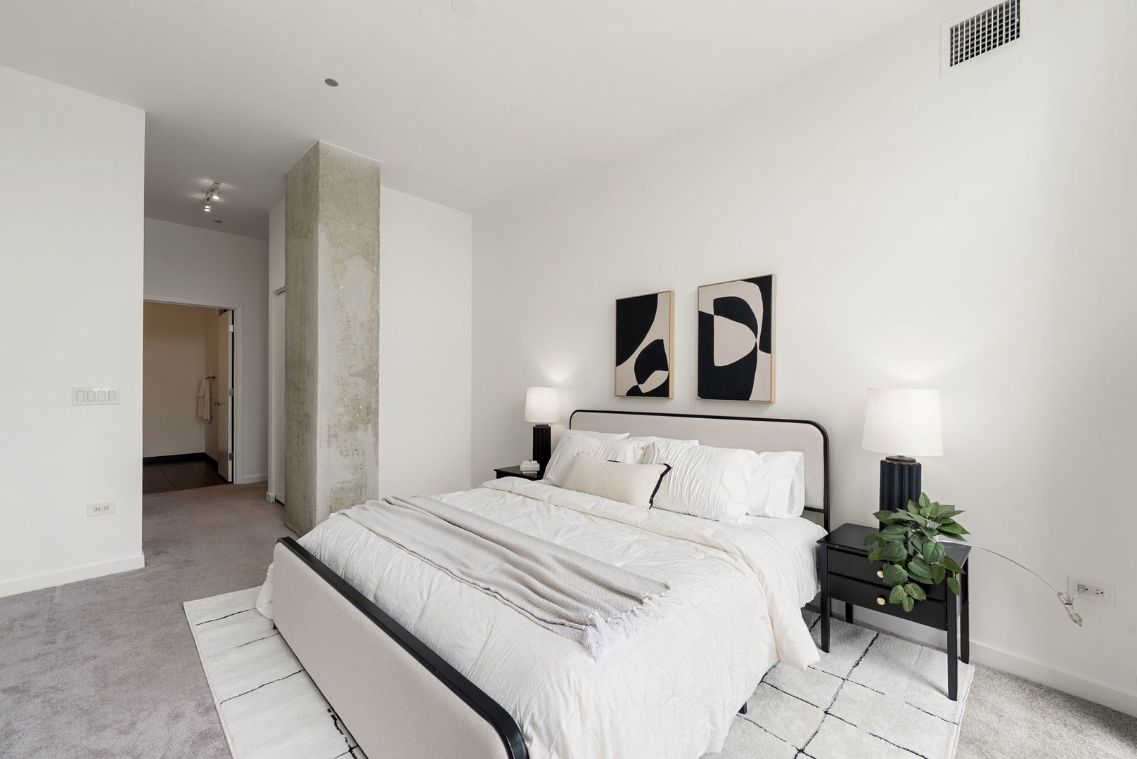 700 N Larrabee Street Unit: 2010