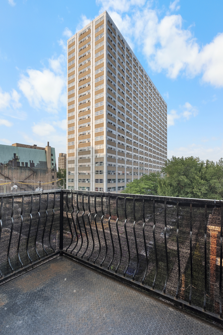 4725 N Sheridan Road Unit: 4C