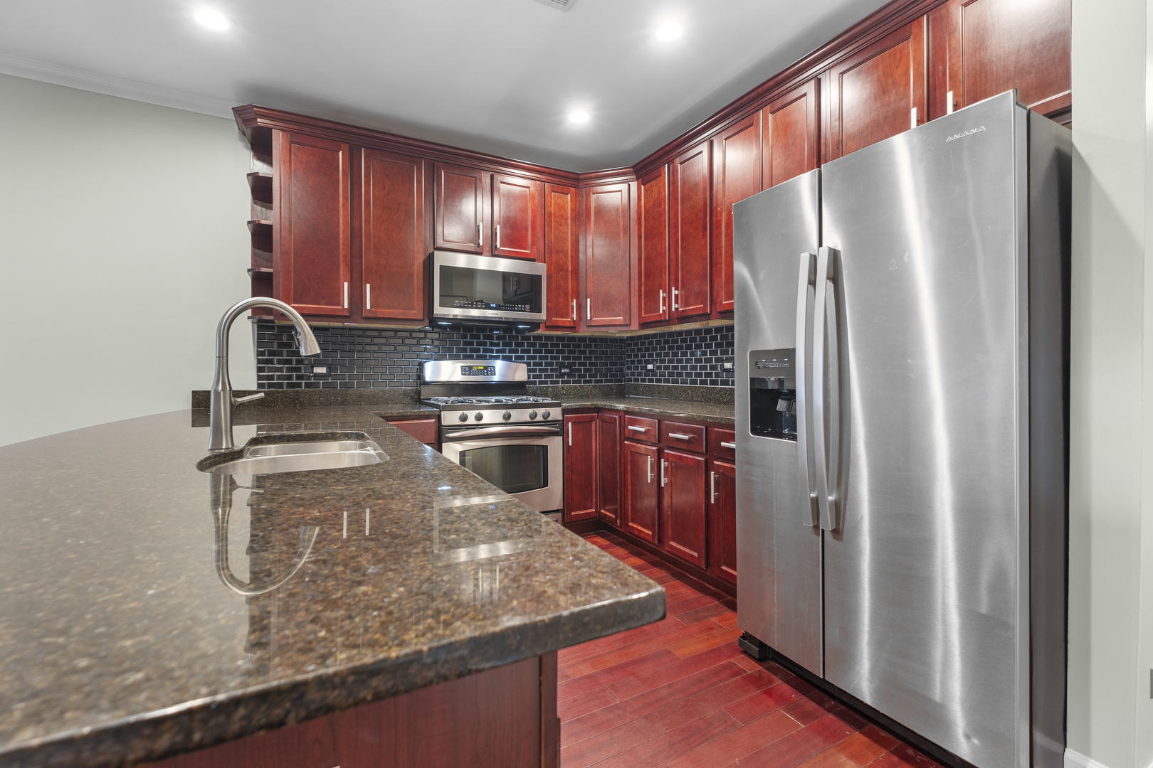 4725 N Sheridan Road Unit: 4C