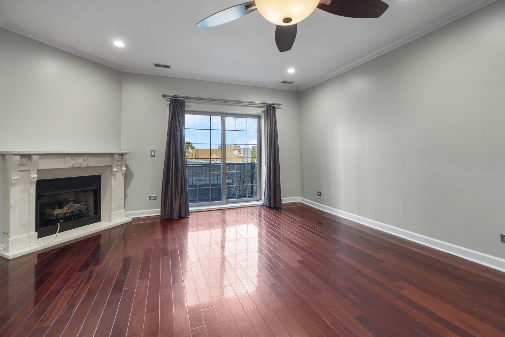 4725 N Sheridan Road Unit: 4C