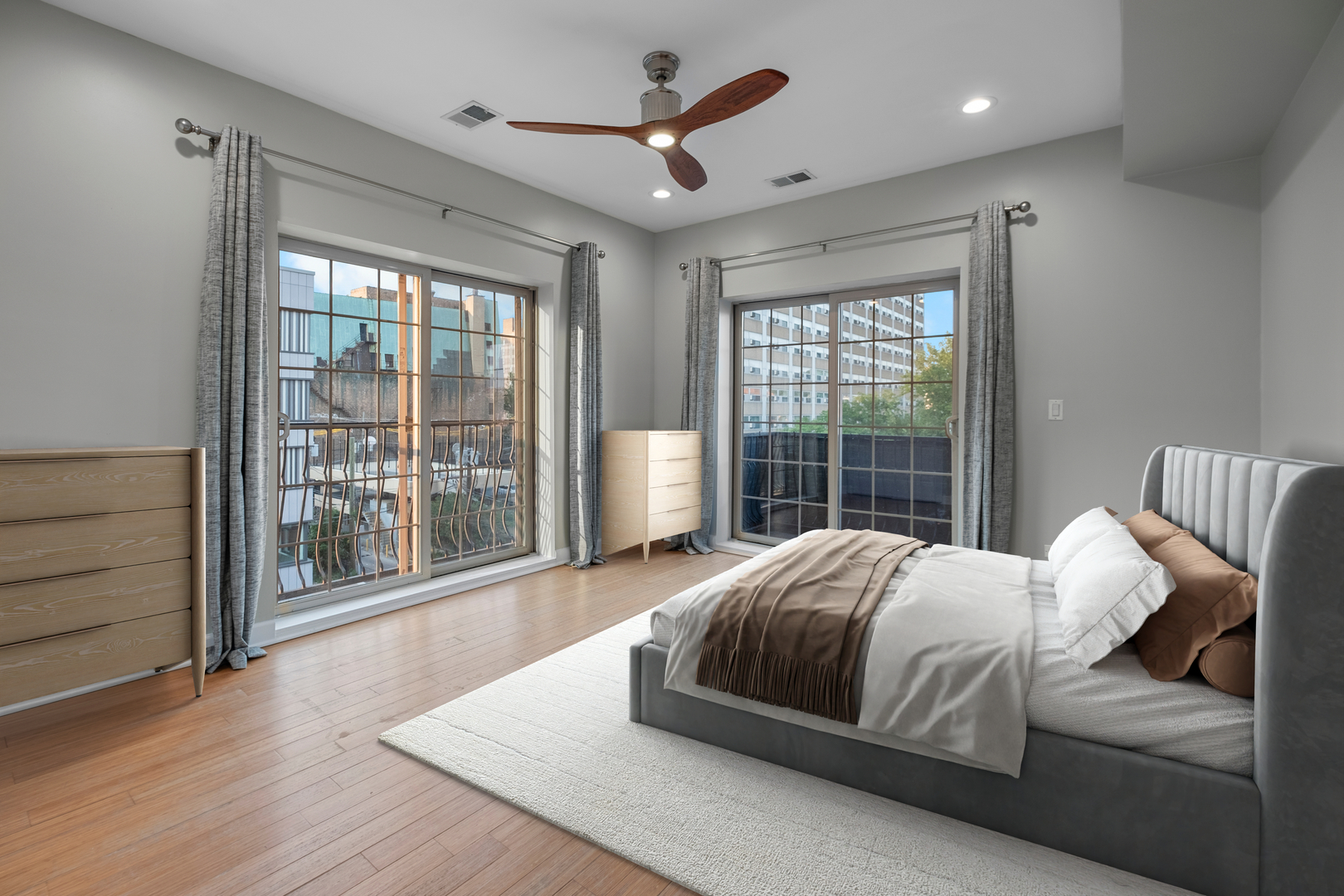 4725 N Sheridan Road Unit: 4C