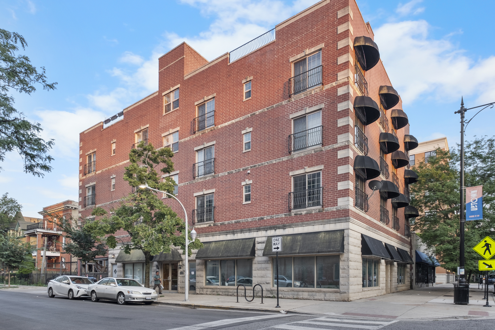 4725 N Sheridan Road Unit: 4C